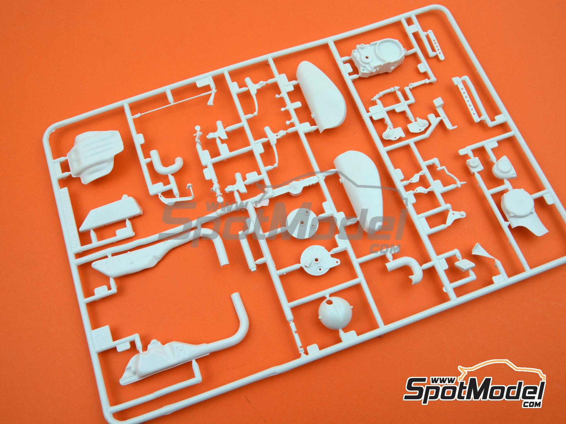 Image 6: Yamaha 125 TY | Maqueta de moto en escala&nbsp;1/8 fabricado por Heller (ref.&nbsp;80902, tambien 3279510809022)