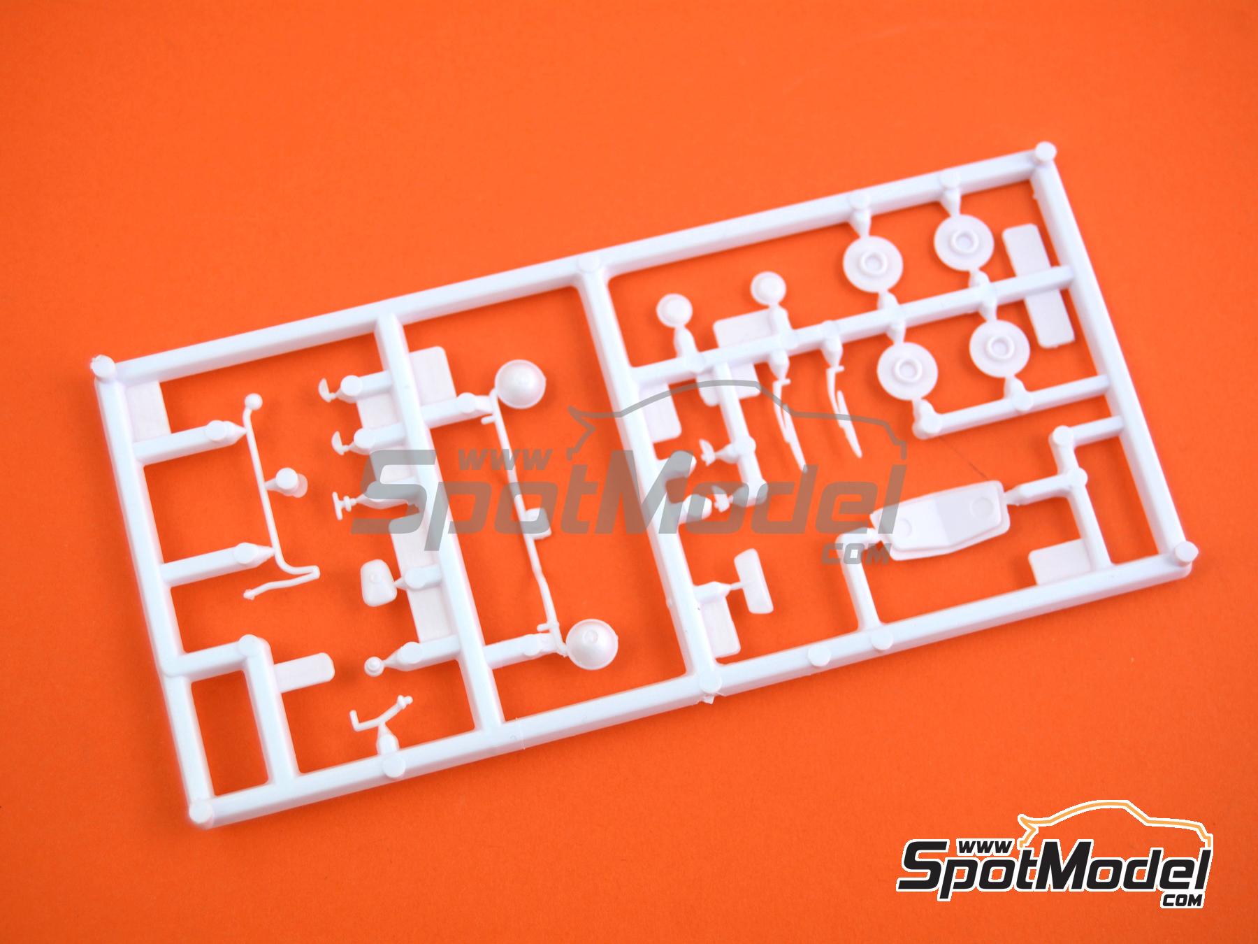 Image 5: Citro&euml;n 2CV Van AK 250 | Van scale model kit in 1/24 scale manufactured by Heller (ref.&nbsp;82701, also 3279510827019)