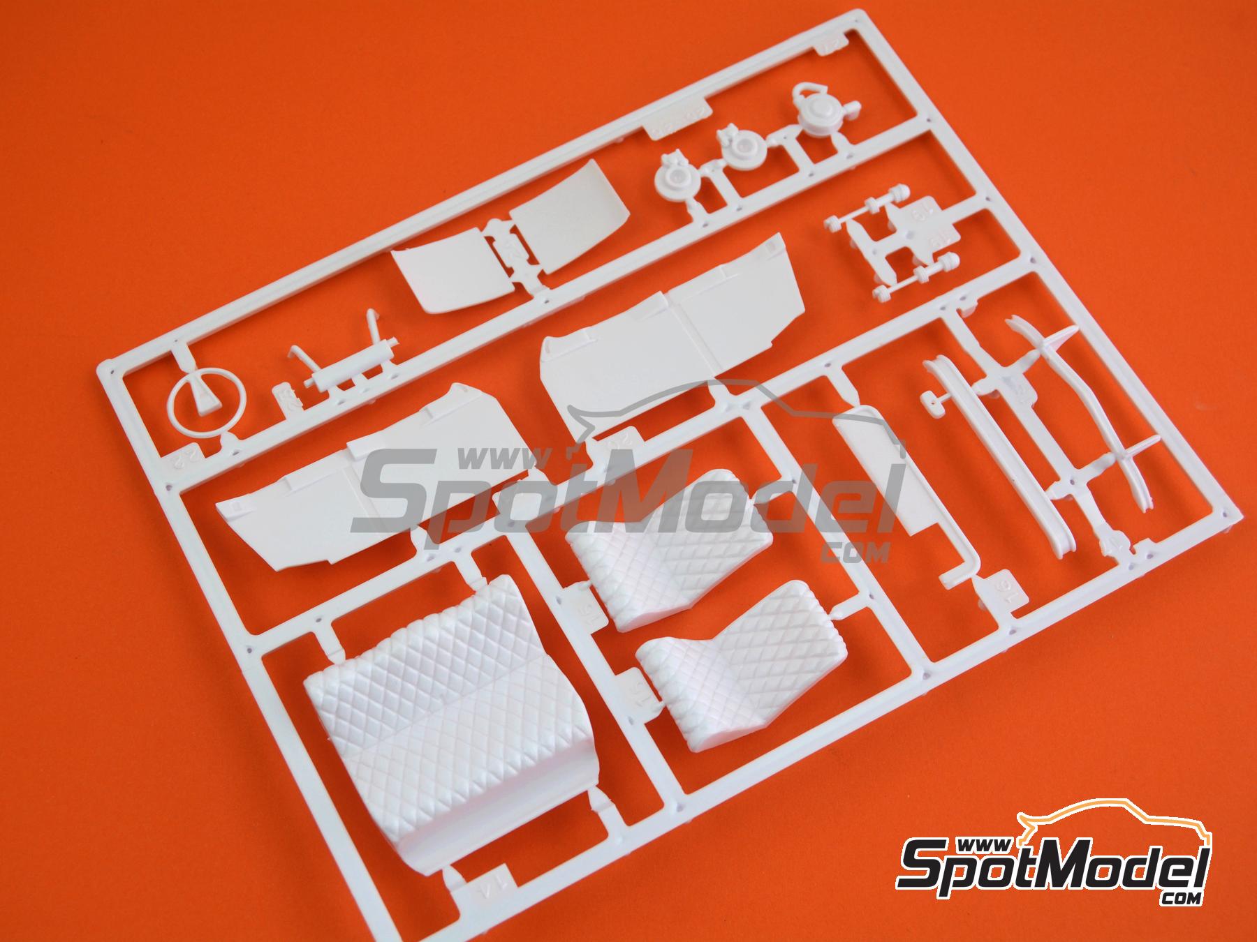 Image 8: Citro&euml;n 2CV Van AK 250 | Van scale model kit in 1/24 scale manufactured by Heller (ref.&nbsp;82701, also 3279510827019)