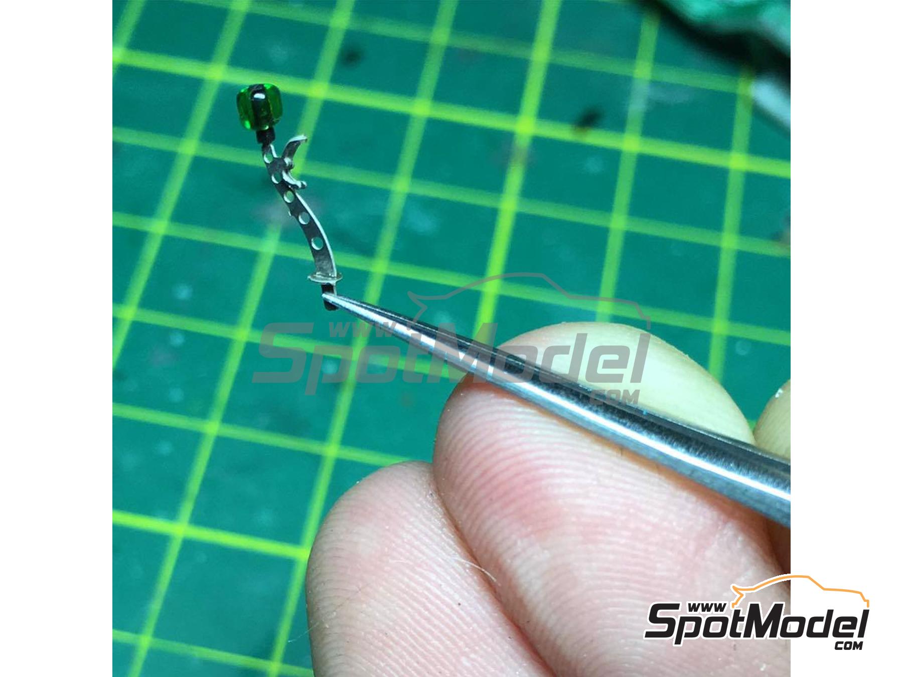 Image 3: Volkswagen Beetle - Set de detallado 1 | Detalle en escala&nbsp;1/24 fabricado por Highlight Model Studio (ref.&nbsp;HME-015, tambien 4545782063868)