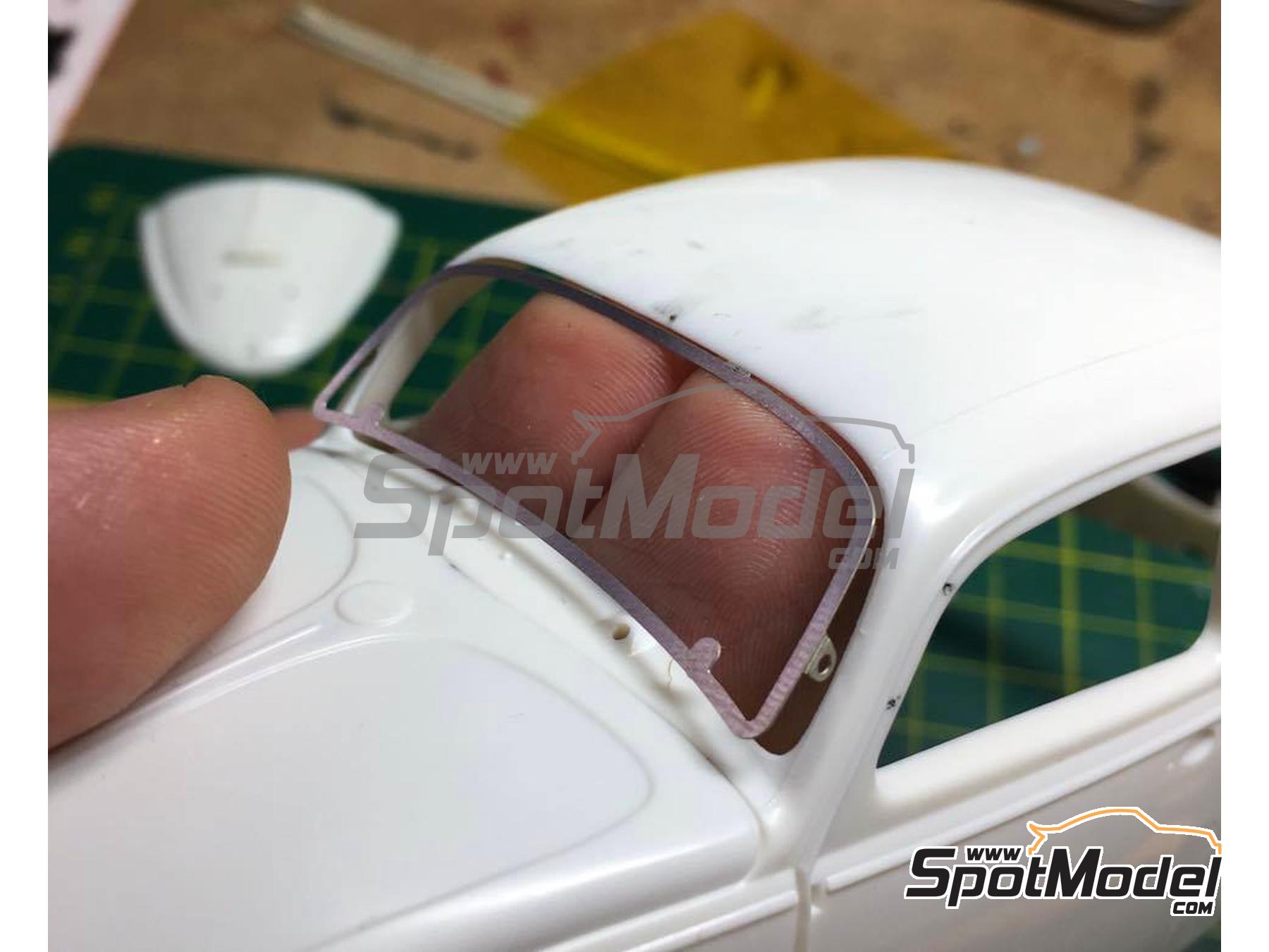 Image 3: Volkswagen Beetle - Luna delantera estilo Safari | Detalle en escala&nbsp;1/24 fabricado por Highlight Model Studio (ref.&nbsp;HME-021, tambien 4545782063974)