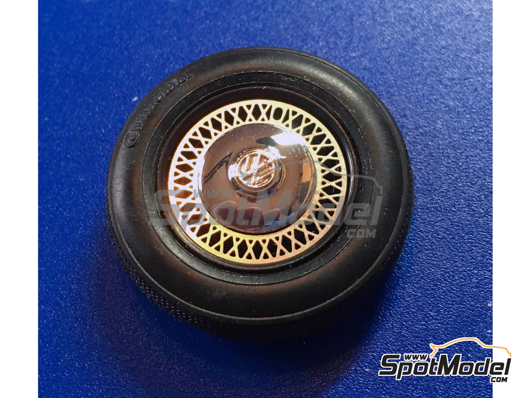 Image 2: Embellecedores para Volkswagen Beetle y Volkswagen T1 | Detalle en escala&nbsp;1/24 fabricado por Highlight Model Studio (ref.&nbsp;HME-044)