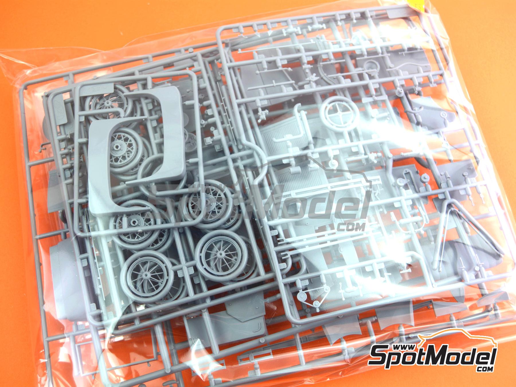 Image 8: Ford Model A Standard Phaeton -  1930 | Maqueta de coche en escala 1/24 fabricado por ICM (ref. ICM24051, tambien 4823044410798 y 24051)