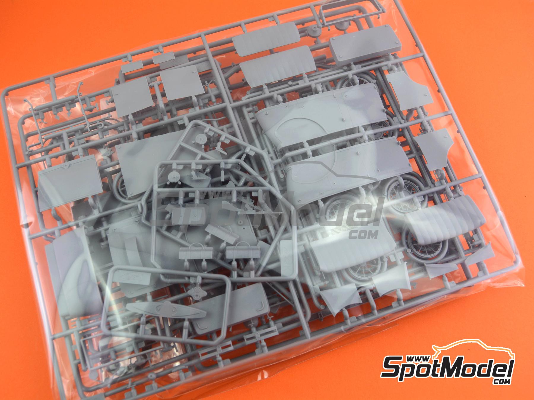 Image 6: Ford A Ganster Car | Car scale model kit in 1/24 scale manufactured by ICM (ref.&nbsp;ICM24052, also 4823044411610 and 24052)