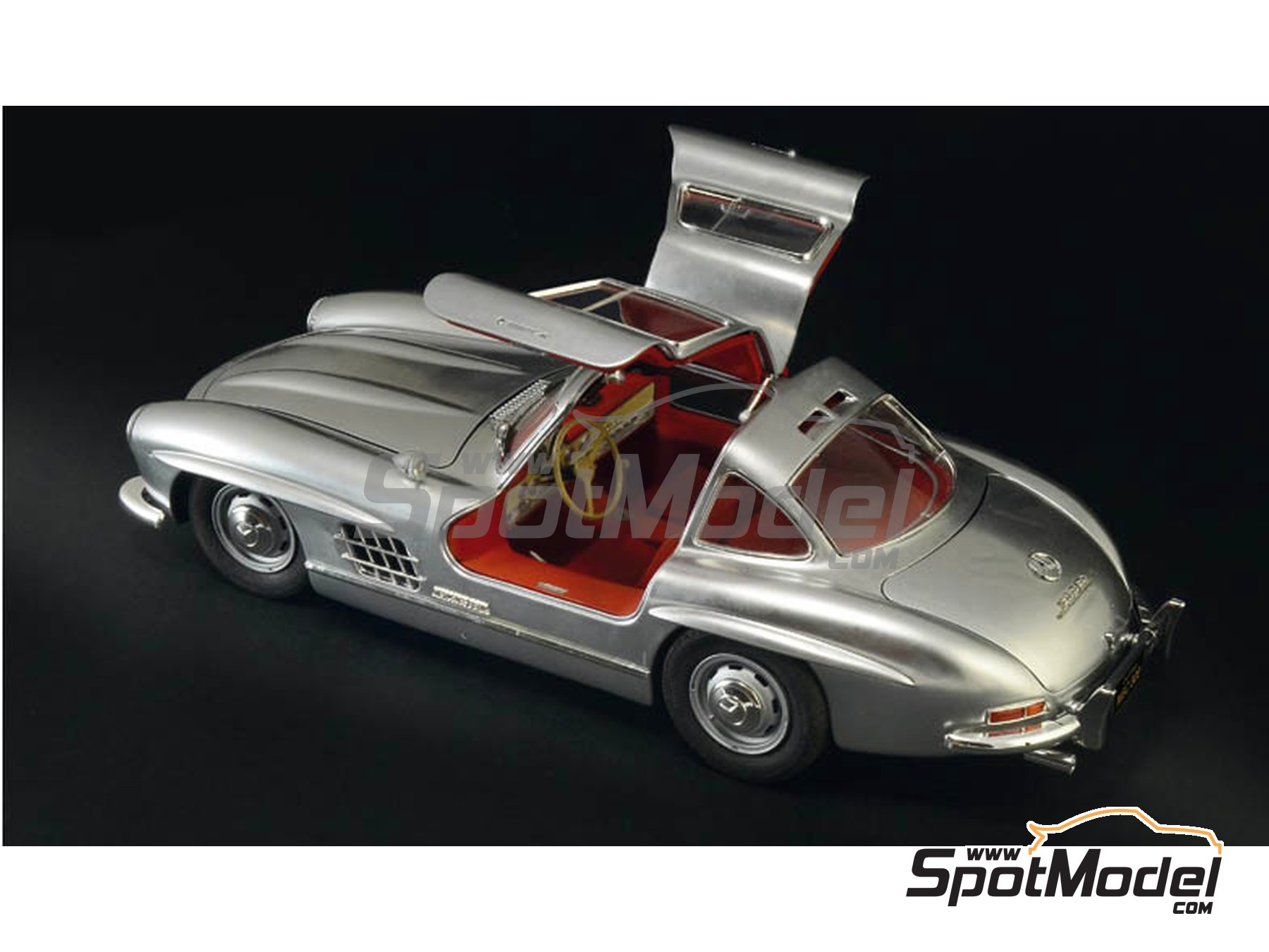 Italeri 3612: Car scale model kit 1/16 scale - Mercedes-Benz