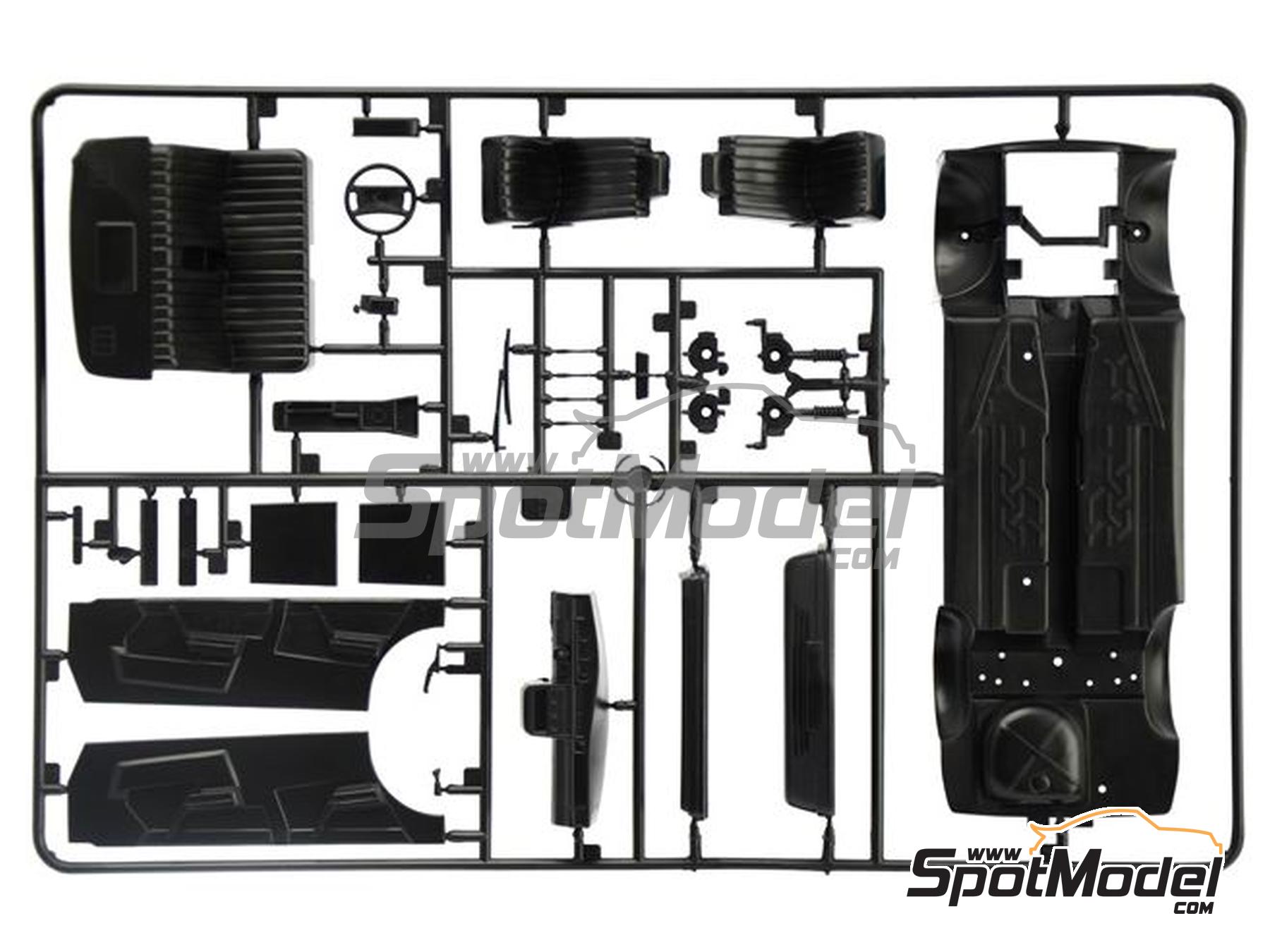 Image 6: Mercedes Benz 190E 2.3 16v - Carrera de Campeones 1984 | Maqueta de coche en escala 1/24 fabricado por Italeri (ref. 3624, tambien 8001283036245)