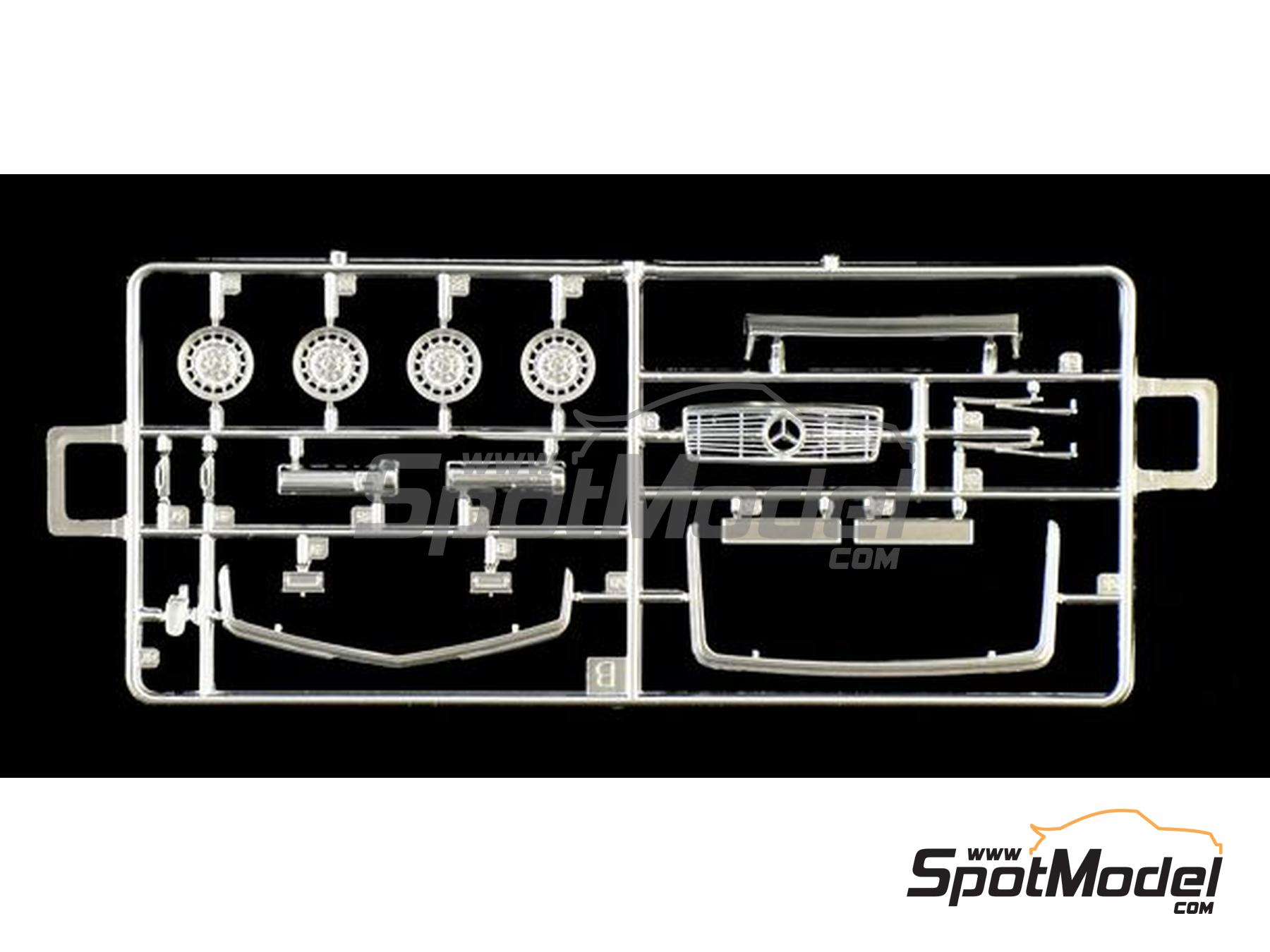Image 6: Mercedes 500 SLC | Car scale model kit in 1/24 scale manufactured by Italeri (ref.&nbsp;3633, also 8001283036337)