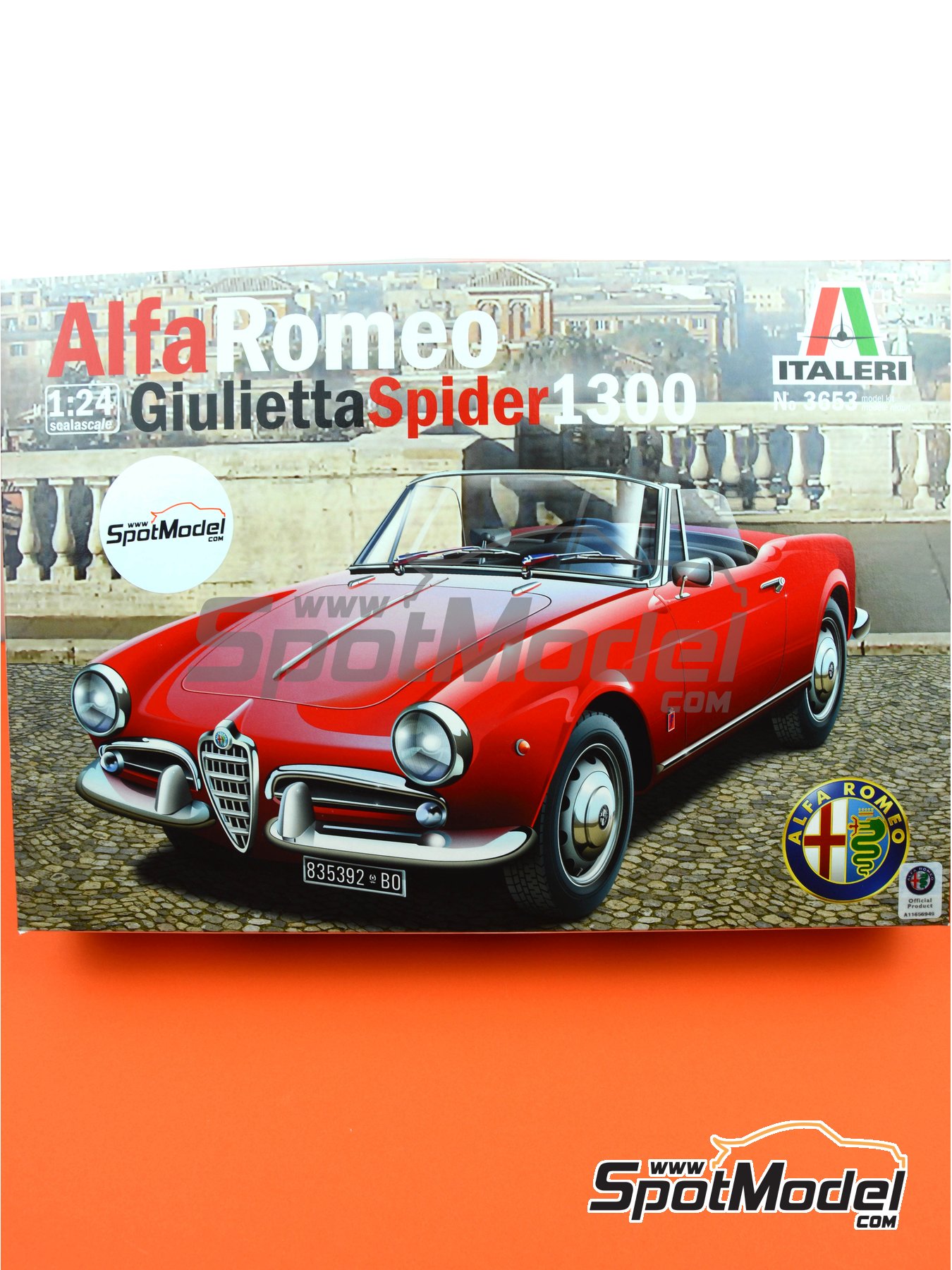 Alfa Romeo Giulietta White 1/24 Diecast Car Model by Bburago 