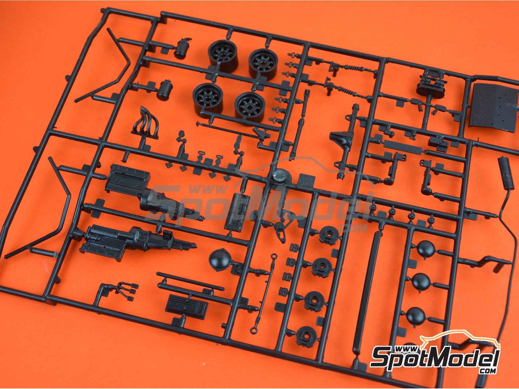 Image 4: Ford Escort Mk. II RS1800 sponsored by Castrol - Monte Carlo Rally - Rallye Automobile de Monte-Carlo 1979 | Car scale model kit in 1/24 scale manufactured by Italeri (ref.&nbsp;3655, also 8001283036559)