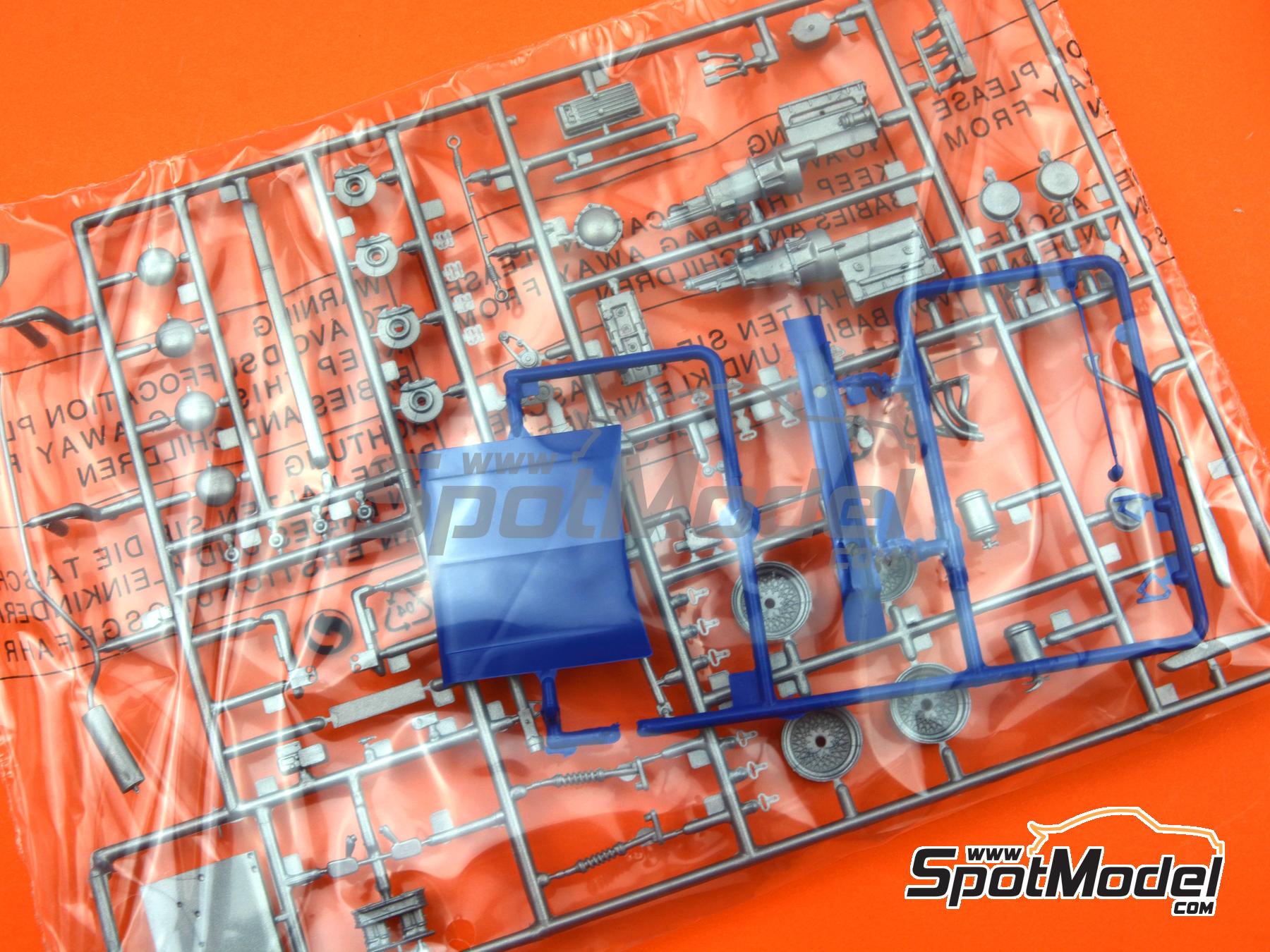 Image 15: Ford Escort Zakspeed Group 2 Zakspeed Team sponsored by D&W - European Touring Car Championship ETCC 1979 | Car scale model kit in 1/24 scale manufactured by Italeri (ref.&nbsp;3664, also 8001283036641, IT3664 and ITA3664)