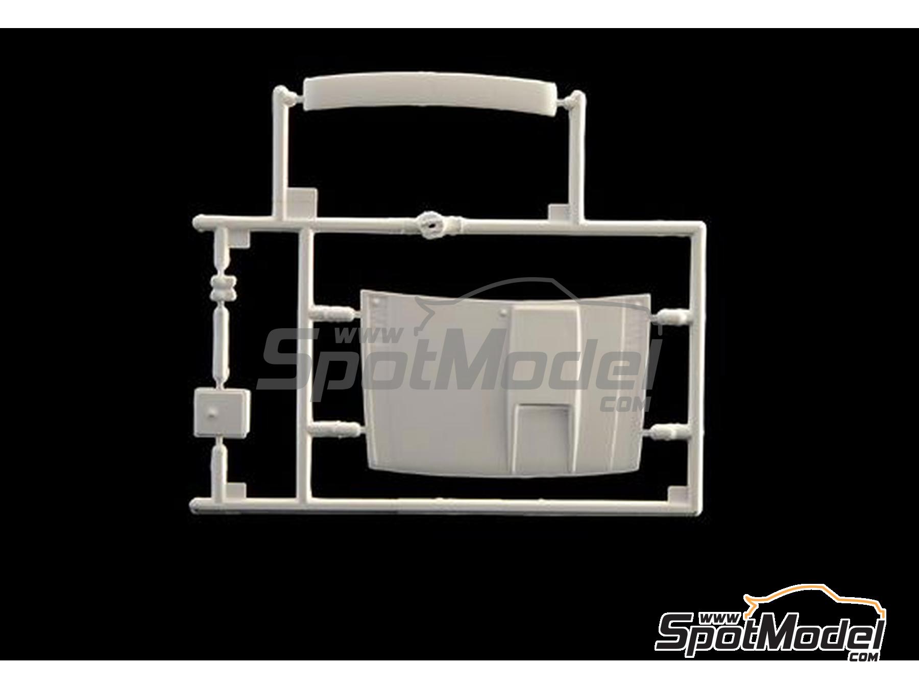 Image 5: Fiat 131 Abarth sponsored by Olio Fiat - Portugal Rally - Vinho do Porto 1977 | Car scale model kit in 1/24 scale manufactured by Italeri (ref.&nbsp;3667, also 8001283036672, ITA3667 and 3667S)