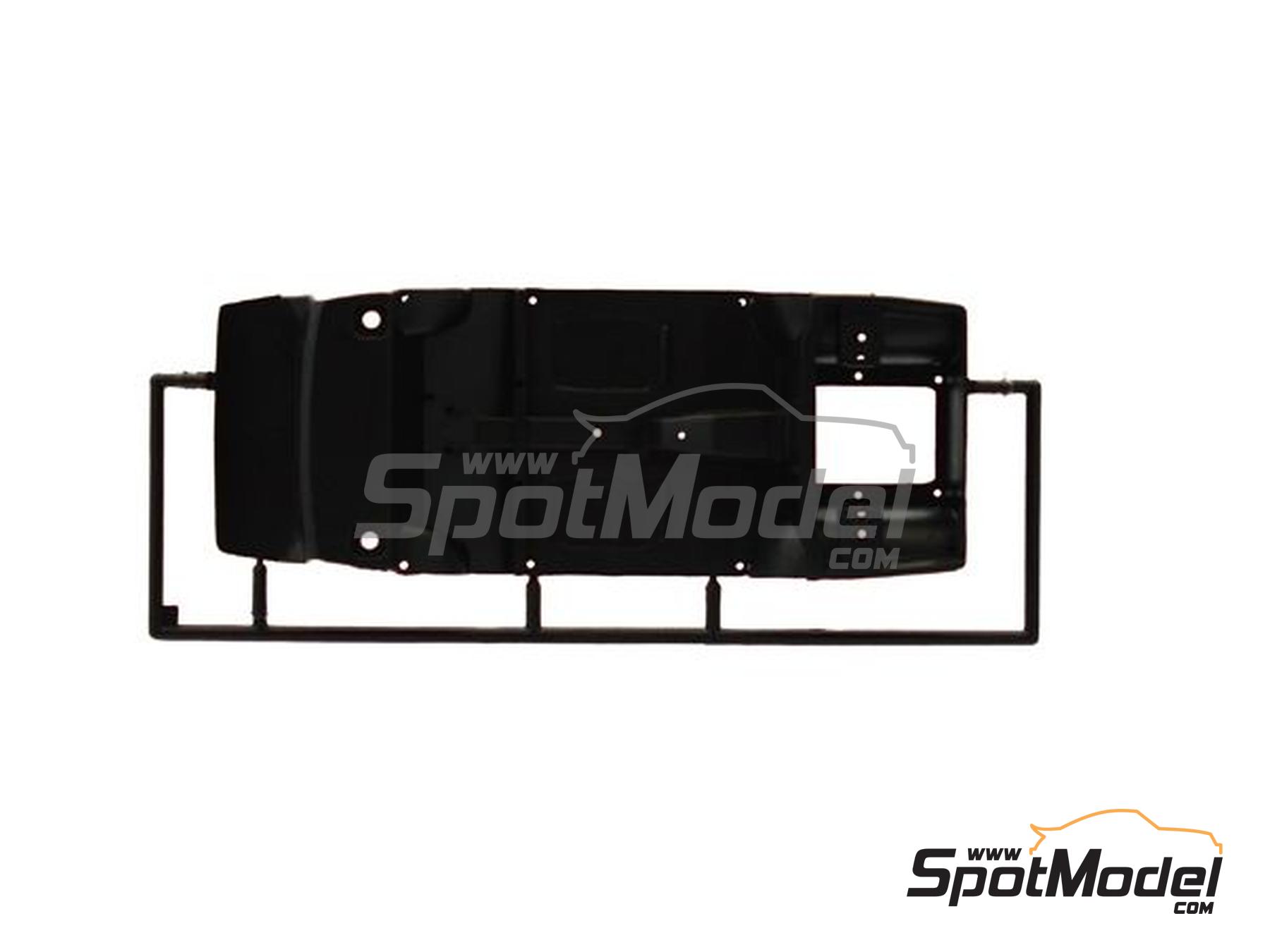 Image 9: Fiat 131 Abarth sponsored by Olio Fiat - Portugal Rally - Vinho do Porto 1977 | Car scale model kit in 1/24 scale manufactured by Italeri (ref.&nbsp;3667, also 8001283036672, ITA3667 and 3667S)