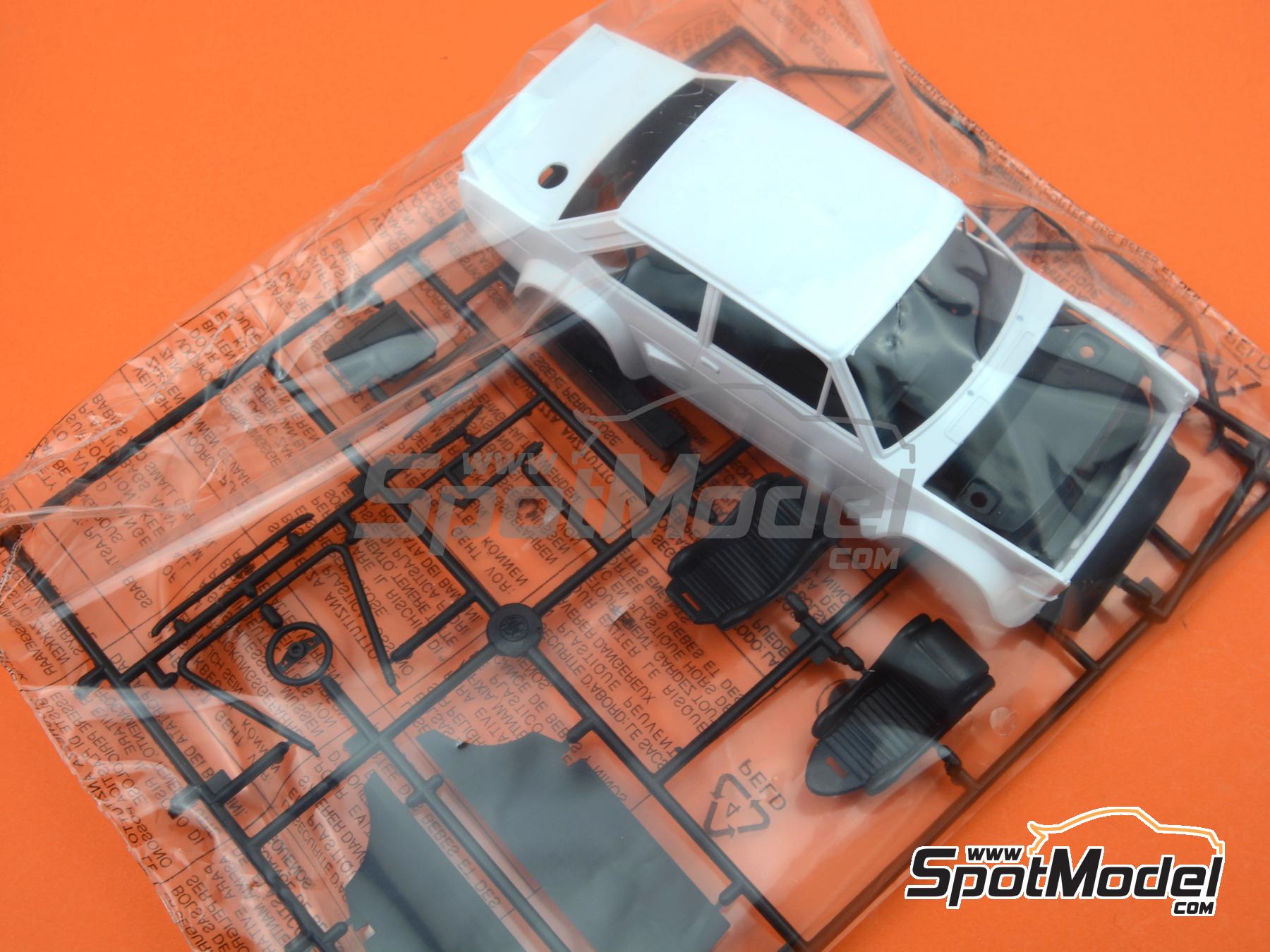 Image 16: Fiat 131 Abarth sponsored by Olio Fiat - Portugal Rally - Vinho do Porto 1977 | Car scale model kit in 1/24 scale manufactured by Italeri (ref.&nbsp;3667, also 8001283036672, ITA3667 and 3667S)