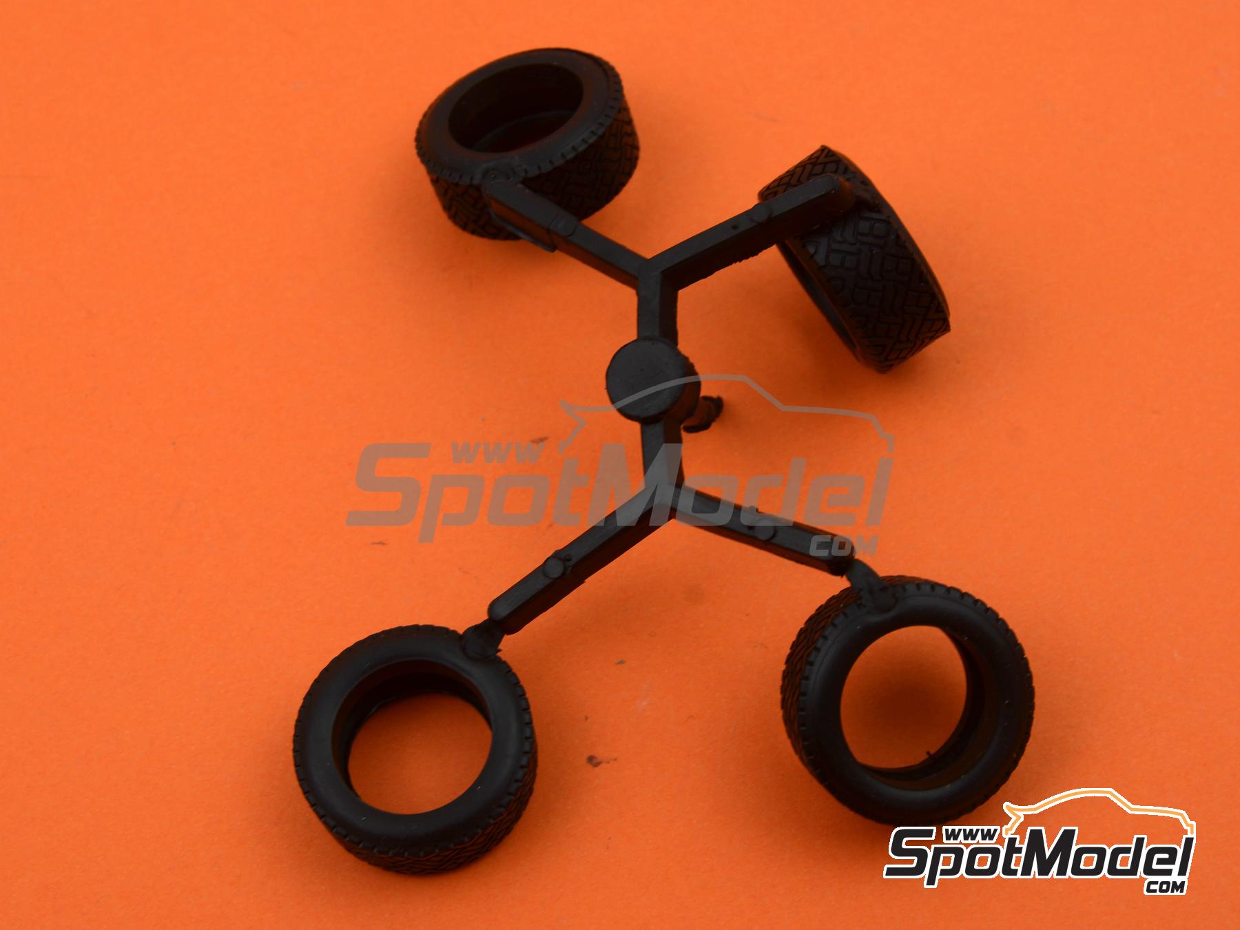 Image 18: Fiat 131 Abarth sponsored by Olio Fiat - Portugal Rally - Vinho do Porto 1977 | Car scale model kit in 1/24 scale manufactured by Italeri (ref.&nbsp;3667, also 8001283036672, ITA3667 and 3667S)