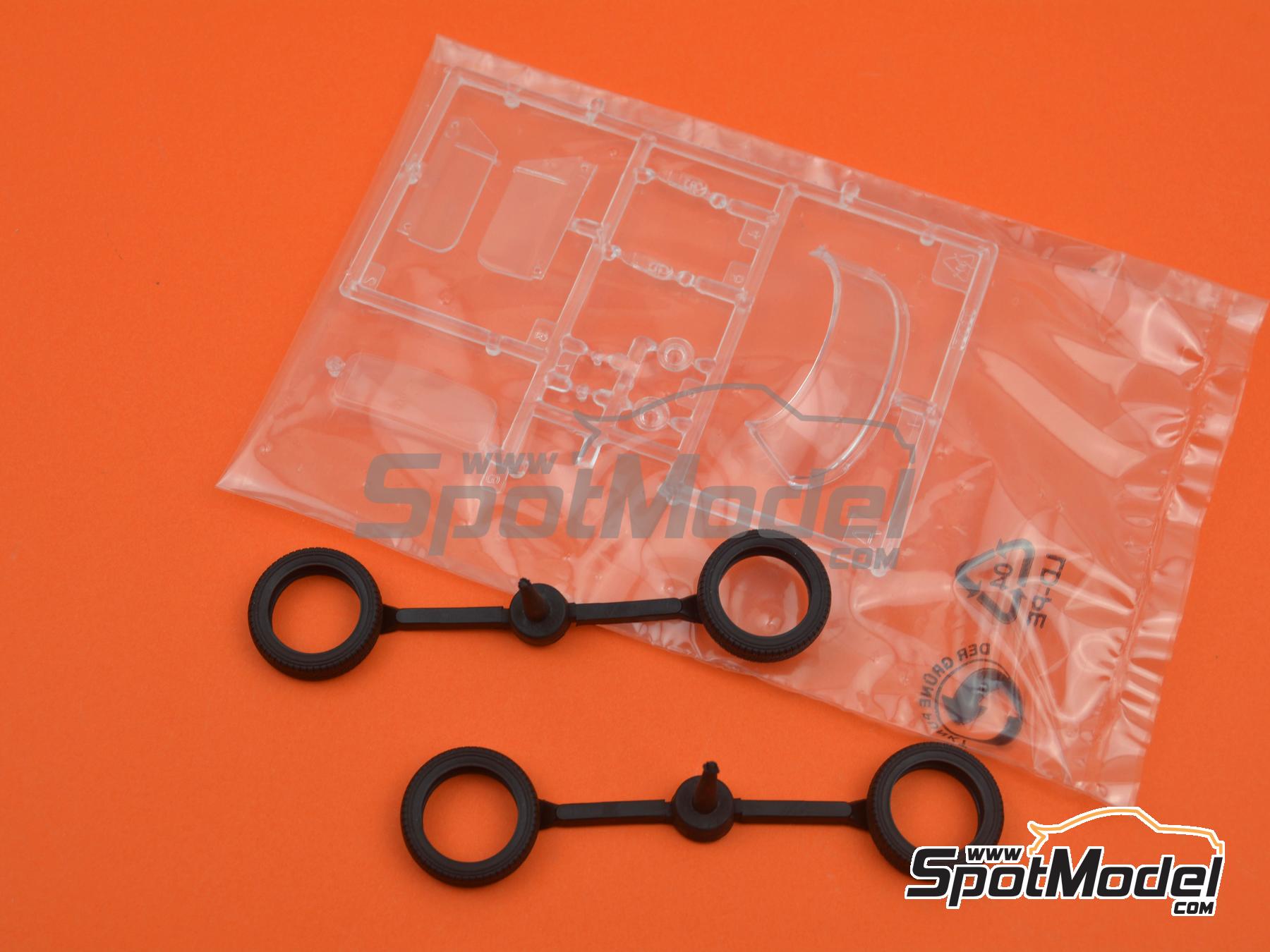 Maquette Italeri Alfa Romeo Giulia 1600 Spider – Kit Auto 1:24 IT3668 Neuf