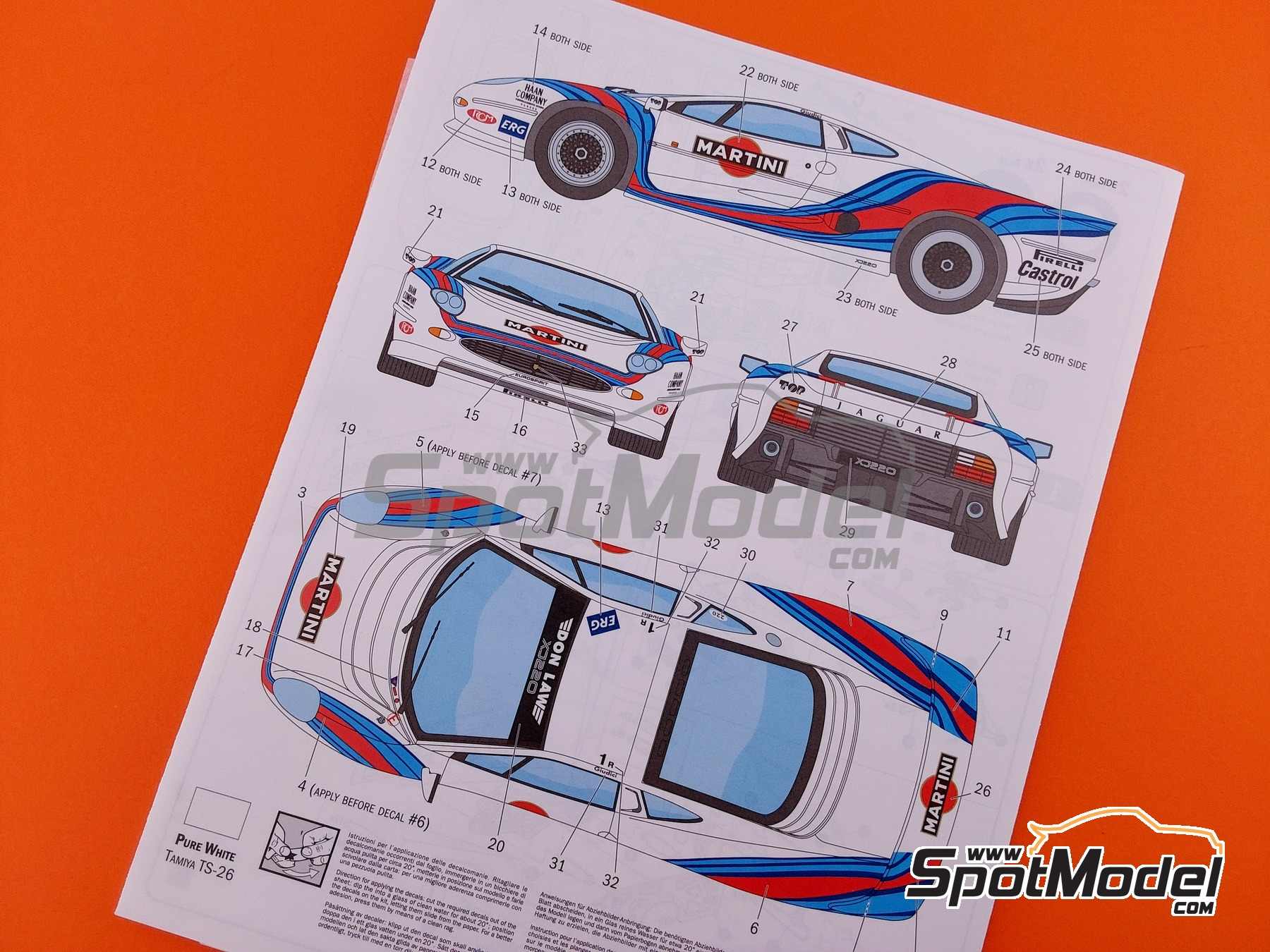 Image 29: Jaguar XJ220 sponsored by Martini - Italian GTs Championship 1993 | Car scale model kit in 1/24 scale manufactured by Italeri (ref. 3669, also 8001283036696)