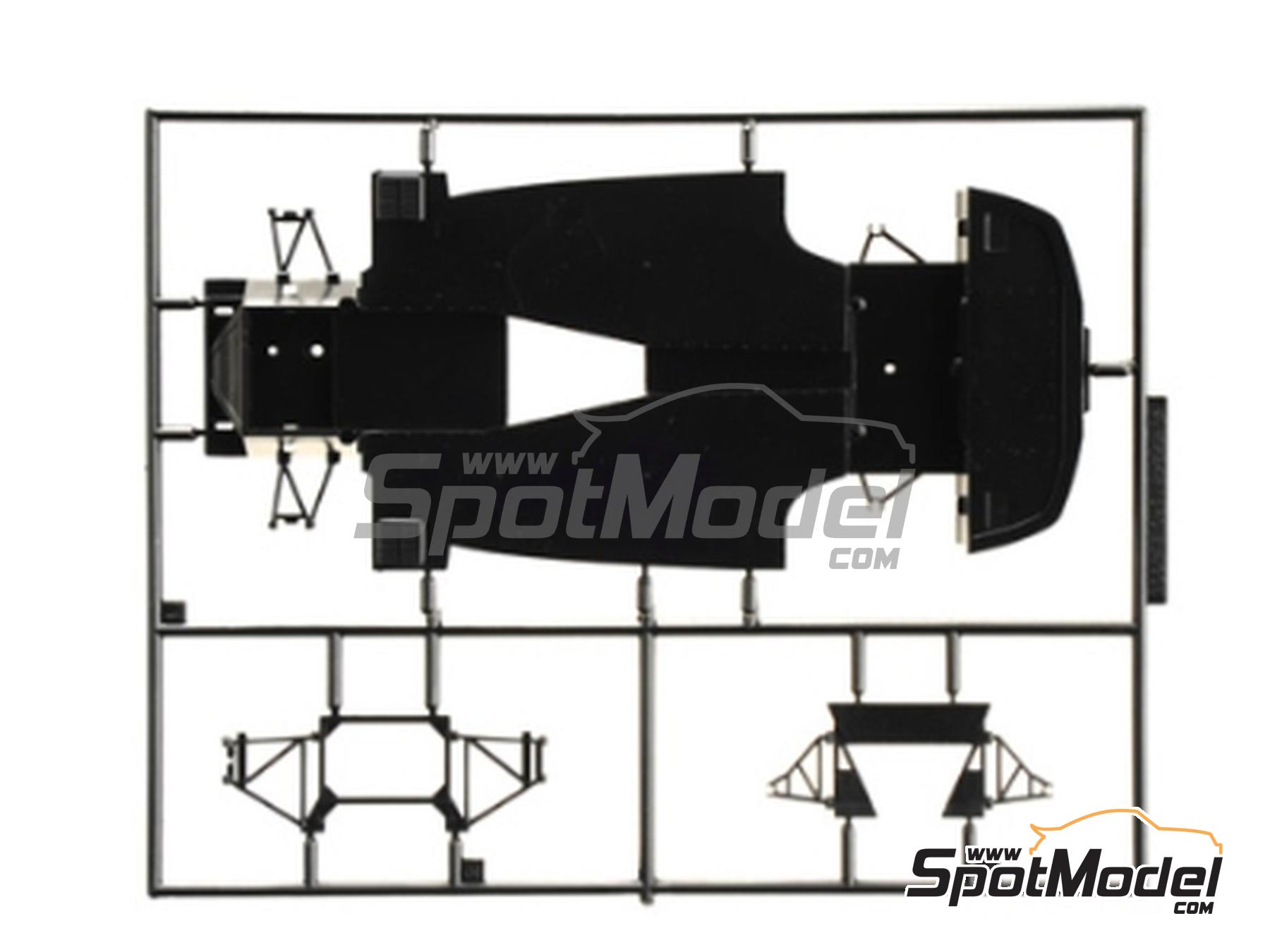 Image 6: Lamborghini Murci&eacute;lago | Maqueta de coche en escala&nbsp;1/24 fabricado por Italeri (ref.&nbsp;3672, tambien 8001283036726)