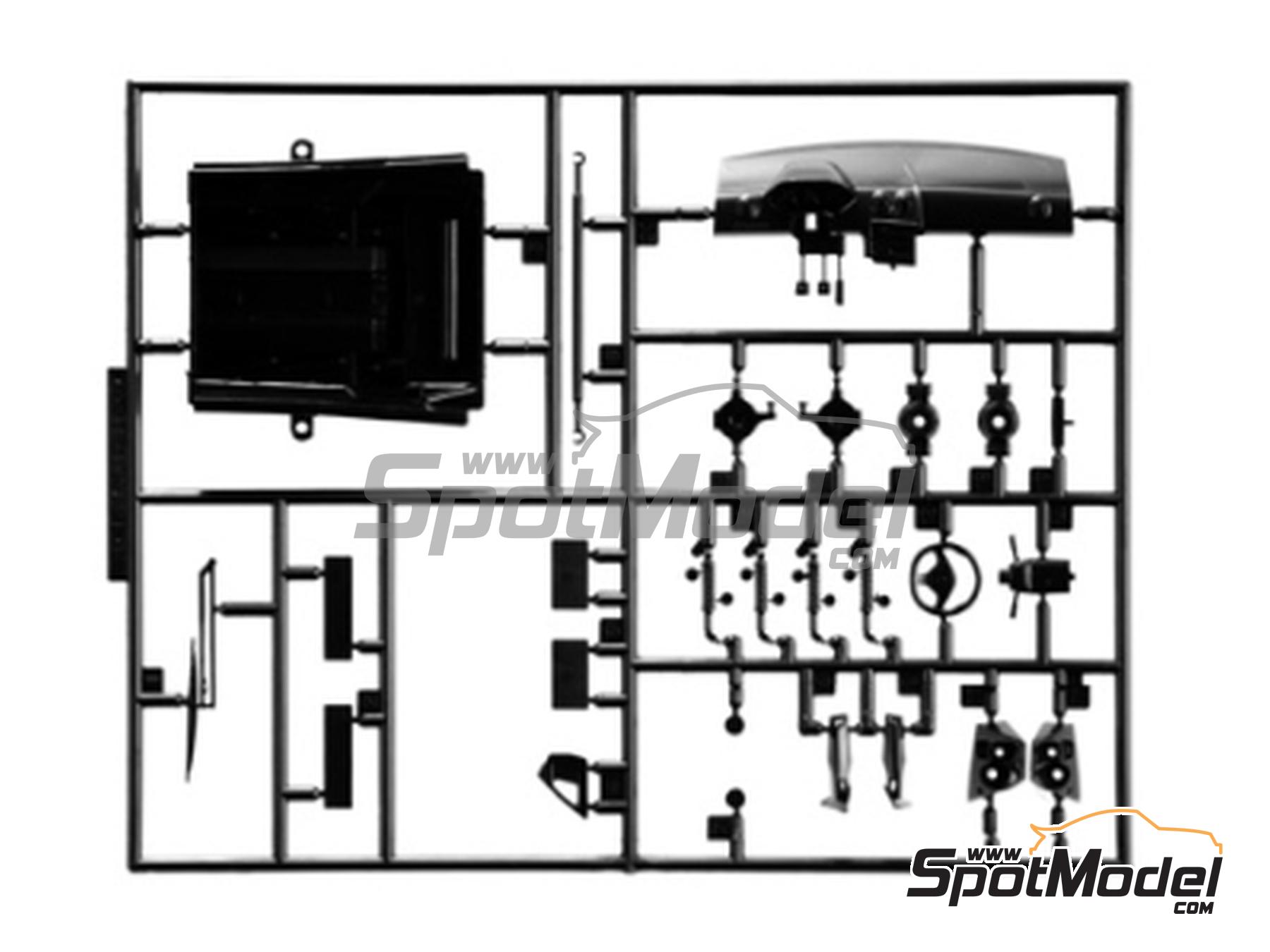 Image 7: Lamborghini Murci&eacute;lago | Maqueta de coche en escala&nbsp;1/24 fabricado por Italeri (ref.&nbsp;3672, tambien 8001283036726)