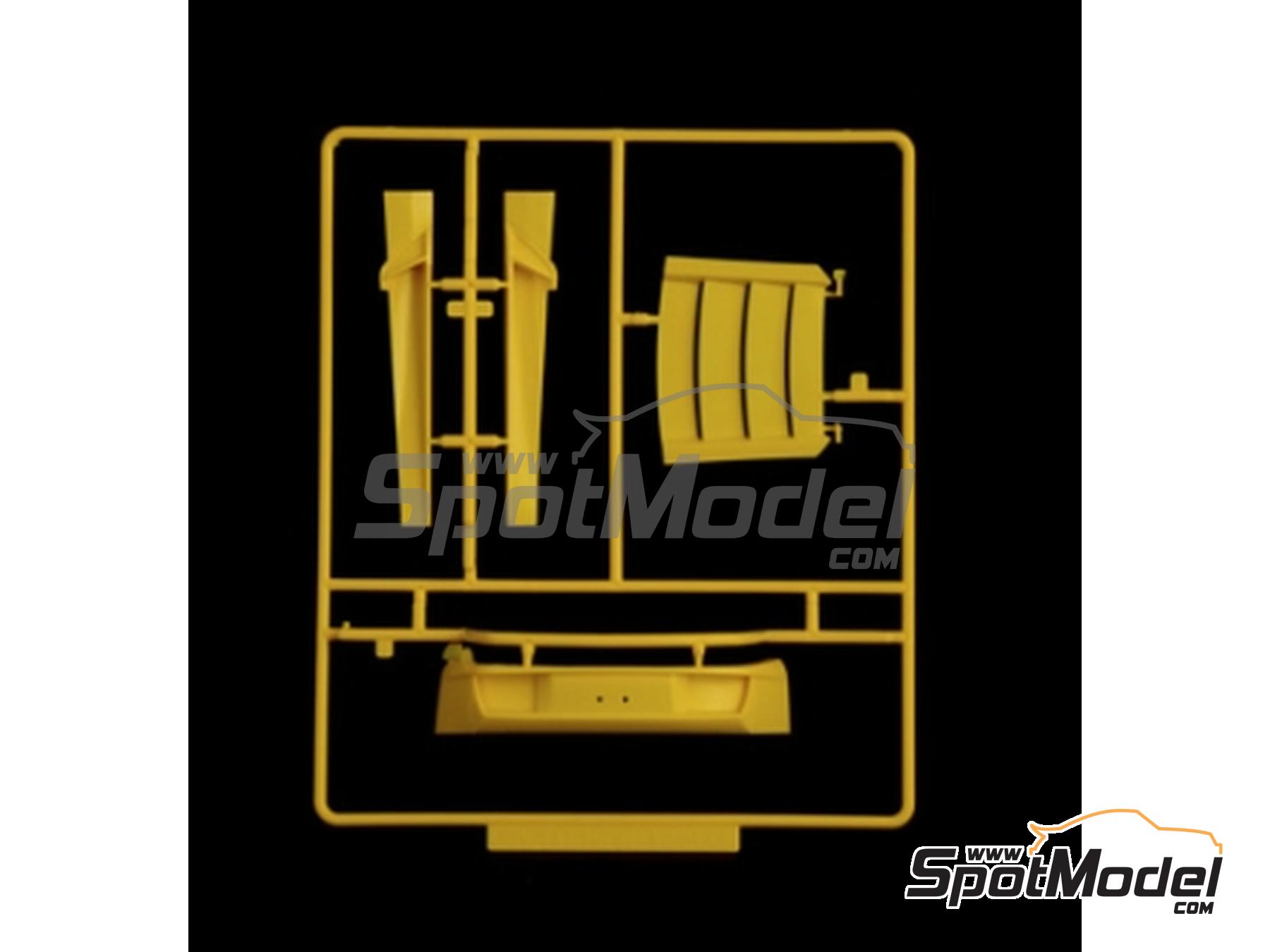 Image 10: Lamborghini Murci&eacute;lago | Maqueta de coche en escala&nbsp;1/24 fabricado por Italeri (ref.&nbsp;3672, tambien 8001283036726)