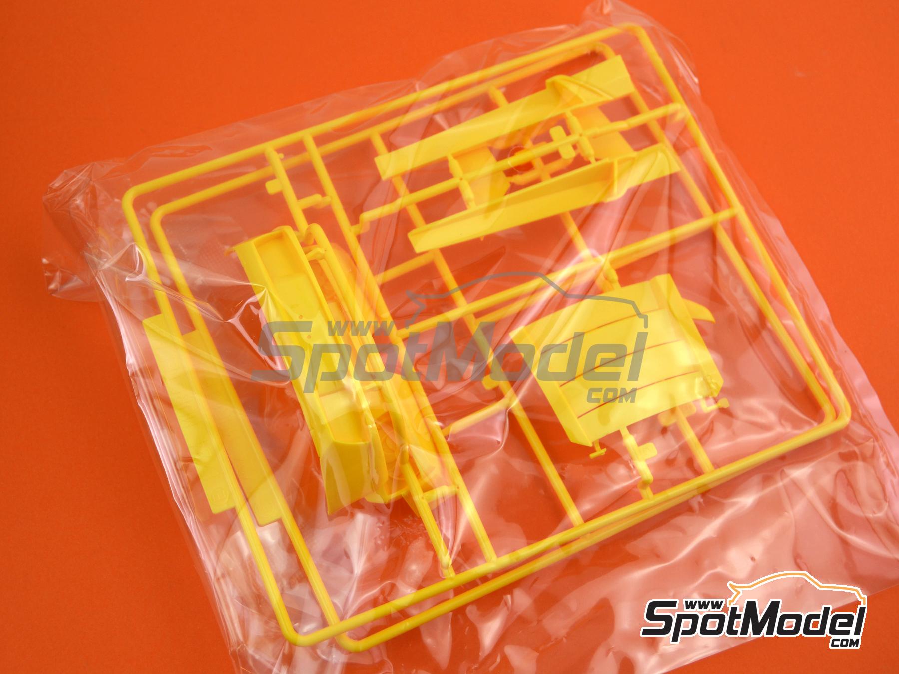 Image 24: Lamborghini Murci&eacute;lago | Maqueta de coche en escala&nbsp;1/24 fabricado por Italeri (ref.&nbsp;3672, tambien 8001283036726)