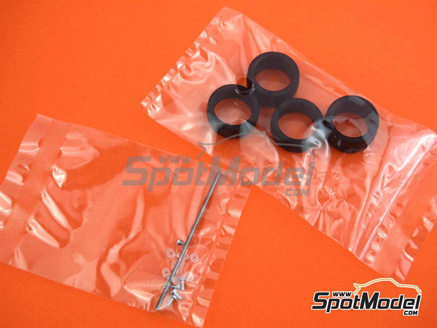 Image 28: Lamborghini Murci&eacute;lago | Maqueta de coche en escala&nbsp;1/24 fabricado por Italeri (ref.&nbsp;3672, tambien 8001283036726)