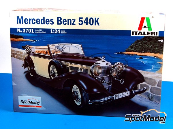 Image 1: Mercedes Benz 540K | Car scale model kit in 1/24 scale manufactured by Italeri (ref.&nbsp;3701, also 8001283037013)