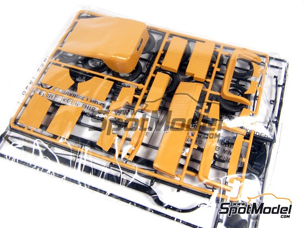 Image 4: Rolls Royce Phantom II | Car scale model kit in 1/24 scale manufactured by Italeri (ref.&nbsp;3703, also 8001283037037)