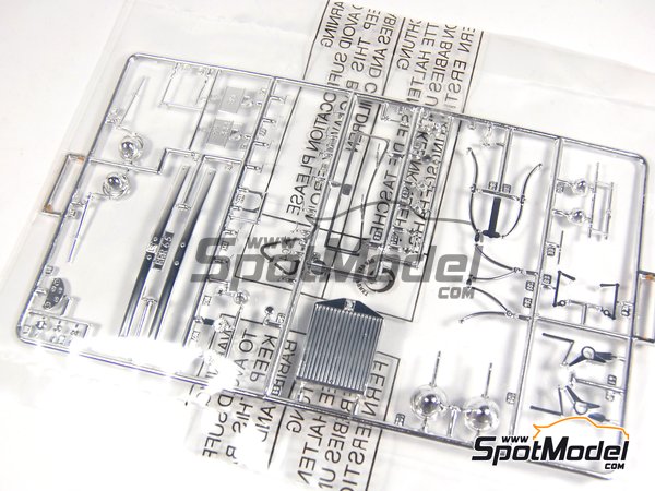 Image 6: Rolls Royce Phantom II | Car scale model kit in 1/24 scale manufactured by Italeri (ref.&nbsp;3703, also 8001283037037)