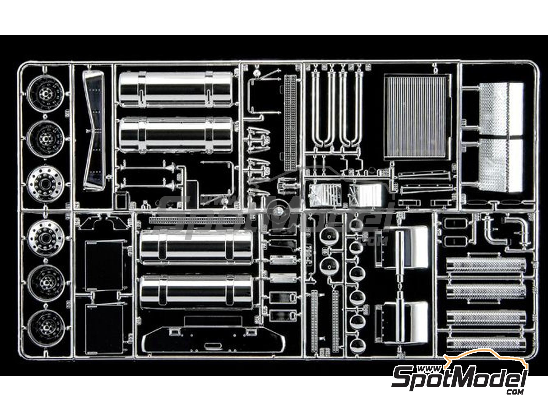 Image 7: US American Superliner | Tractor head scale model kit in 1/24 scale manufactured by Italeri (ref.&nbsp;3820, also 8001283038201)