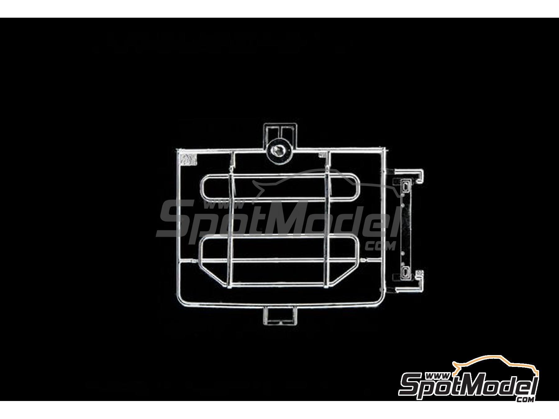 Image 8: US American Superliner | Tractor head scale model kit in 1/24 scale manufactured by Italeri (ref.&nbsp;3820, also 8001283038201)