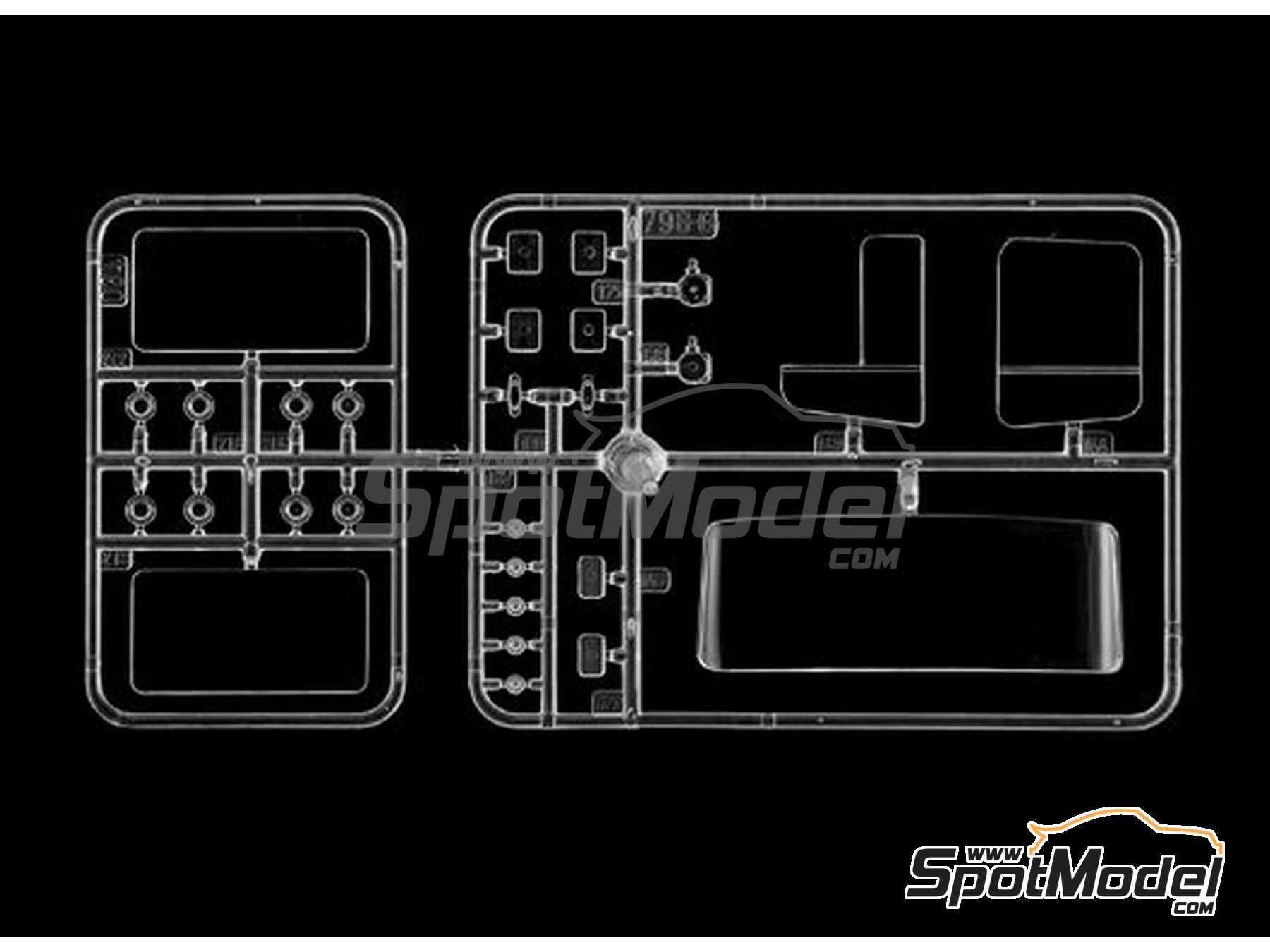Image 10: US American Superliner | Tractor head scale model kit in 1/24 scale manufactured by Italeri (ref.&nbsp;3820, also 8001283038201)