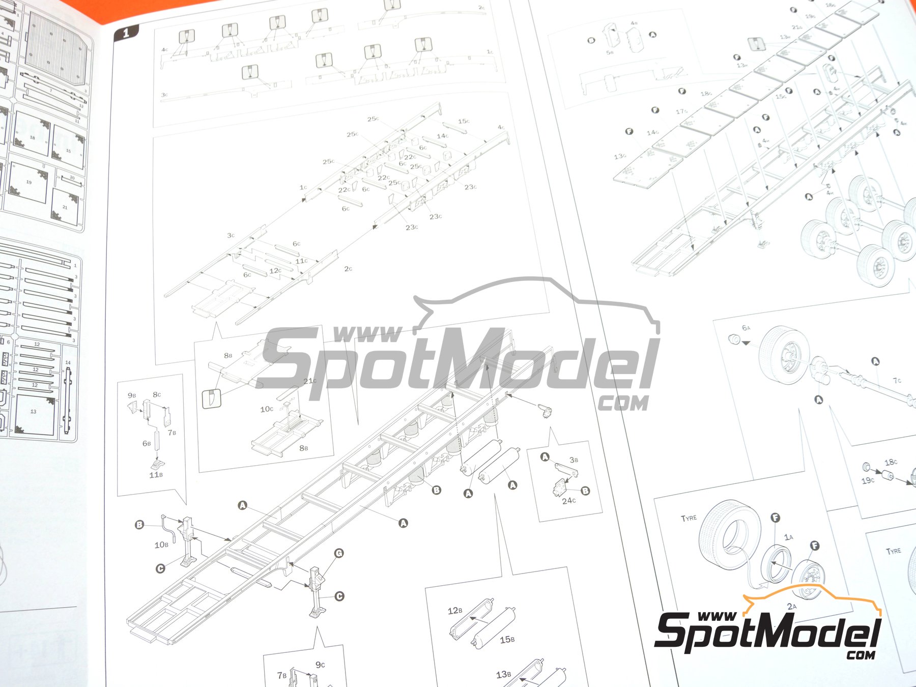Image 11: Timber trailer | Trailer scale model kit in 1/24 scale manufactured by Italeri (ref.&nbsp;3868, also 8001283038683)