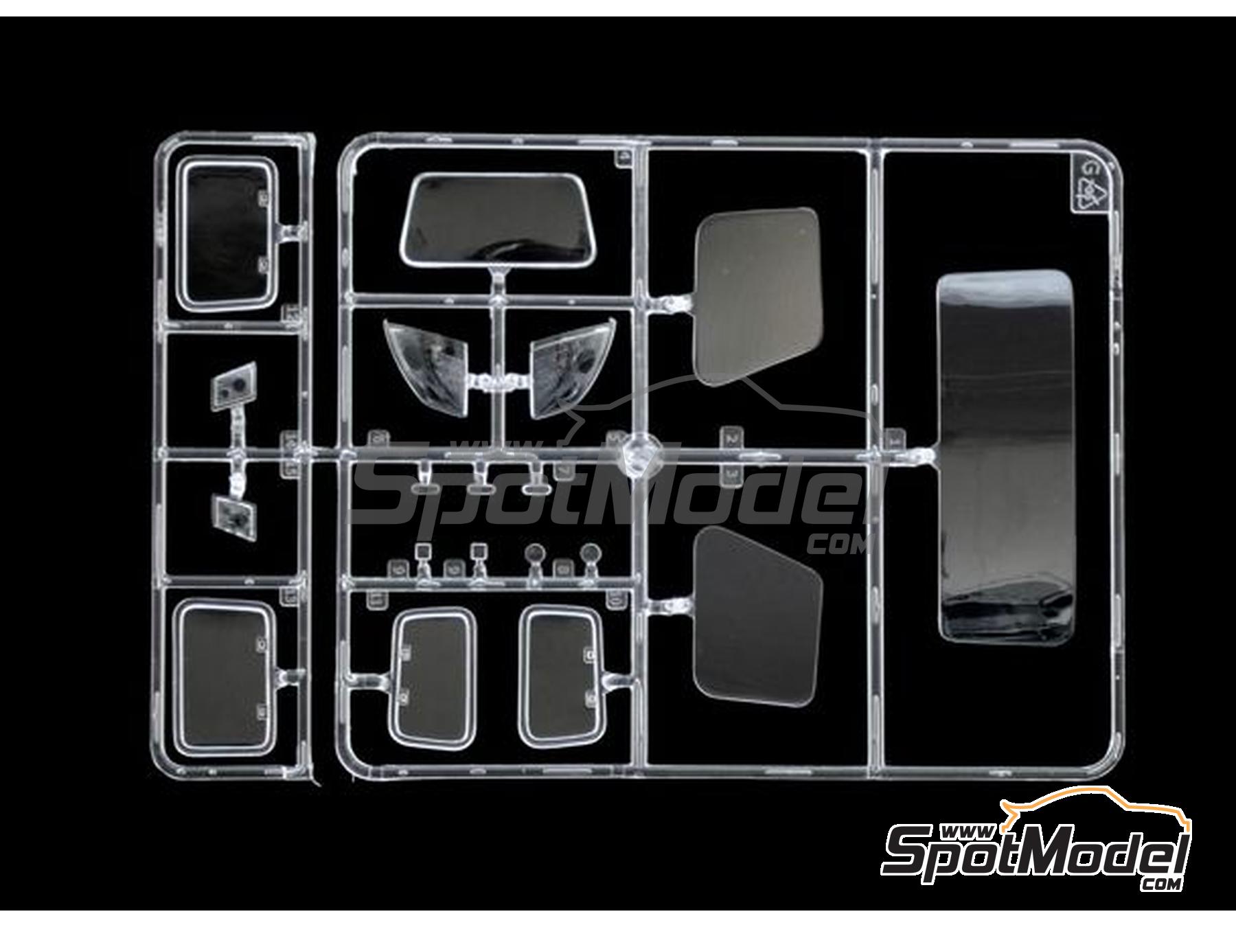 Image 8: Volvo VN 780 | Tractor head scale model kit in 1/24 scale manufactured by Italeri (ref.&nbsp;3892, also 8001283038928)