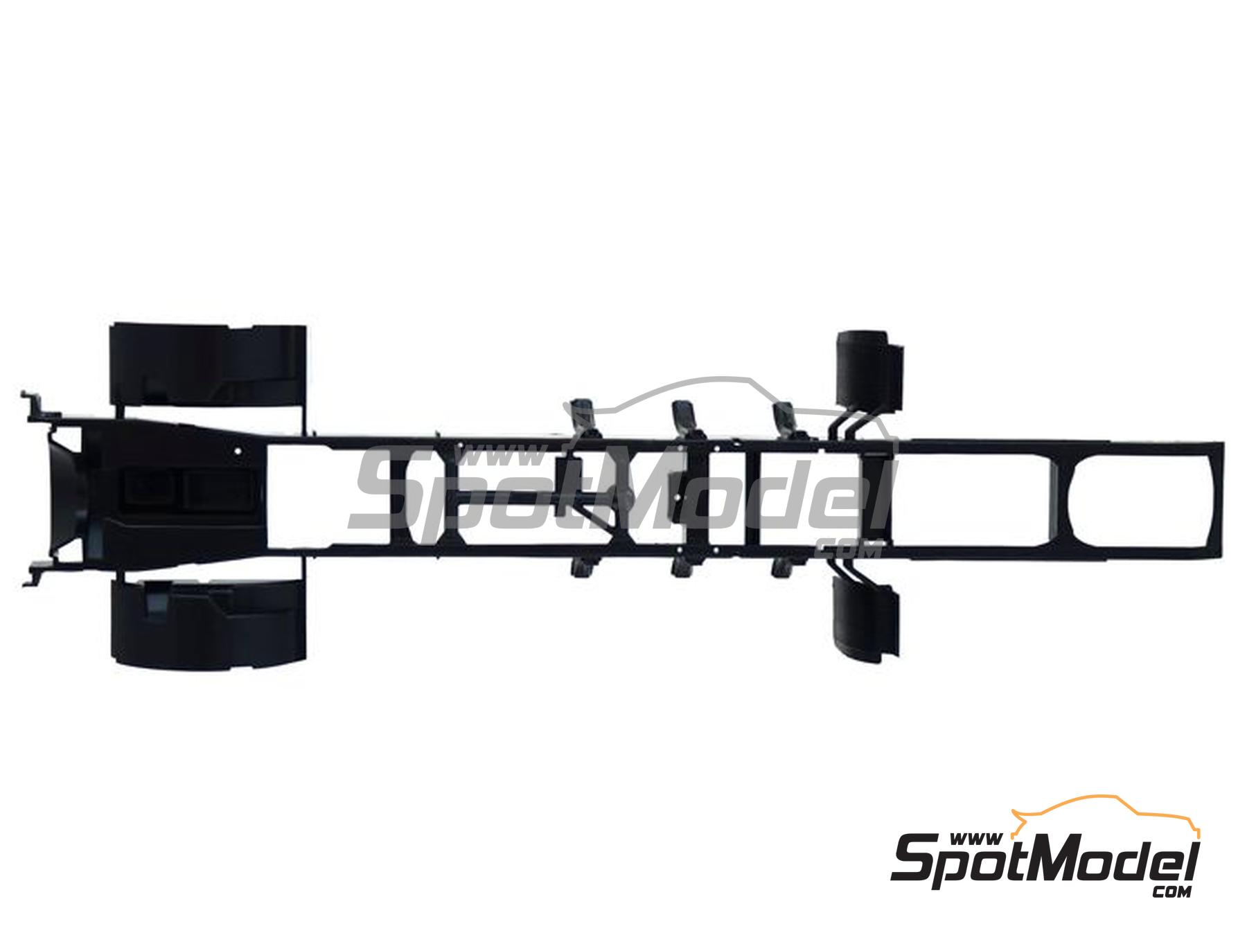 Image 9: Volvo VN 780 | Tractor head scale model kit in 1/24 scale manufactured by Italeri (ref.&nbsp;3892, also 8001283038928)