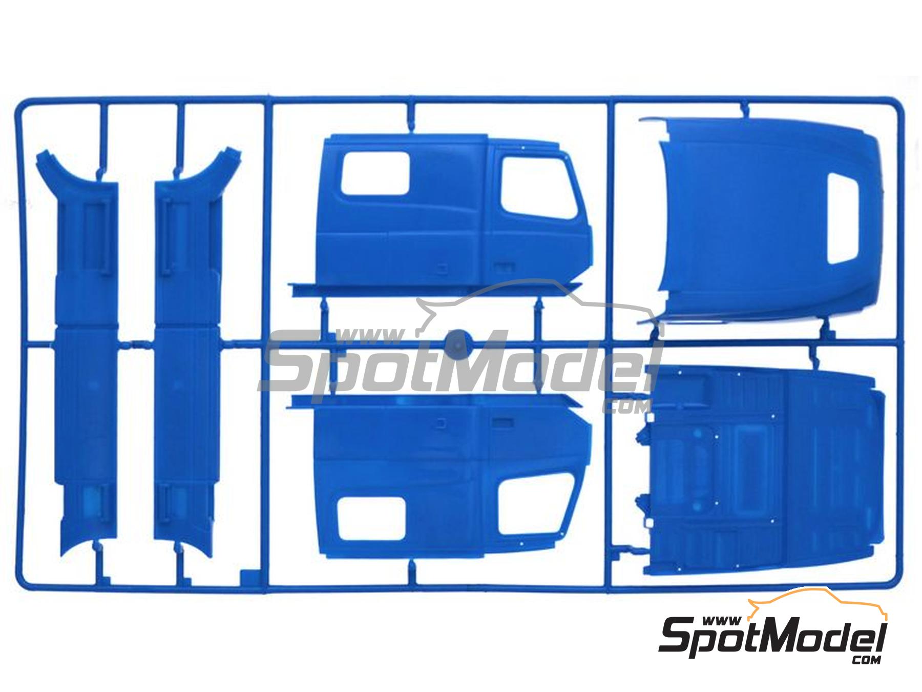 Image 12: Volvo VN 780 | Tractor head scale model kit in 1/24 scale manufactured by Italeri (ref.&nbsp;3892, also 8001283038928)
