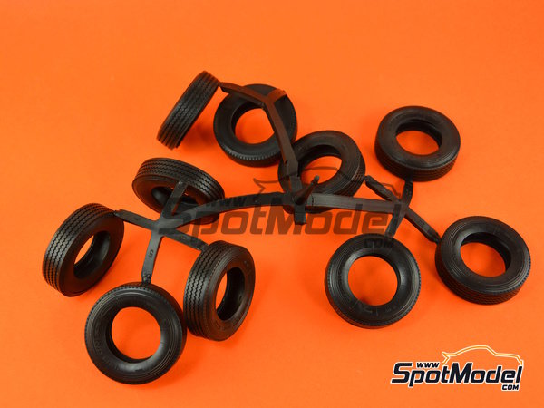 Italeri 3915: Truck scale model kit 1/24 scale - Classic Western