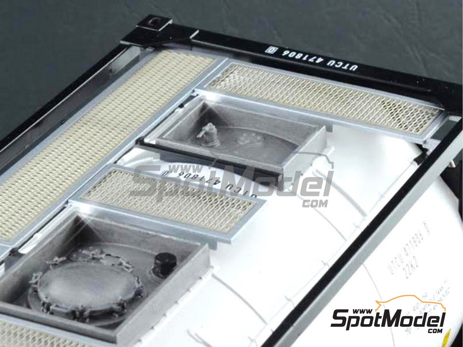 Image 3: Tecnokar 20' | Trailer scale model kit in 1/24 scale manufactured by Italeri (ref.&nbsp;3929, also 8001283039291)