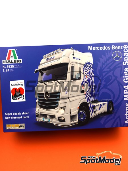 Italeri 3935: Tractor head scale model kit 1/24 scale