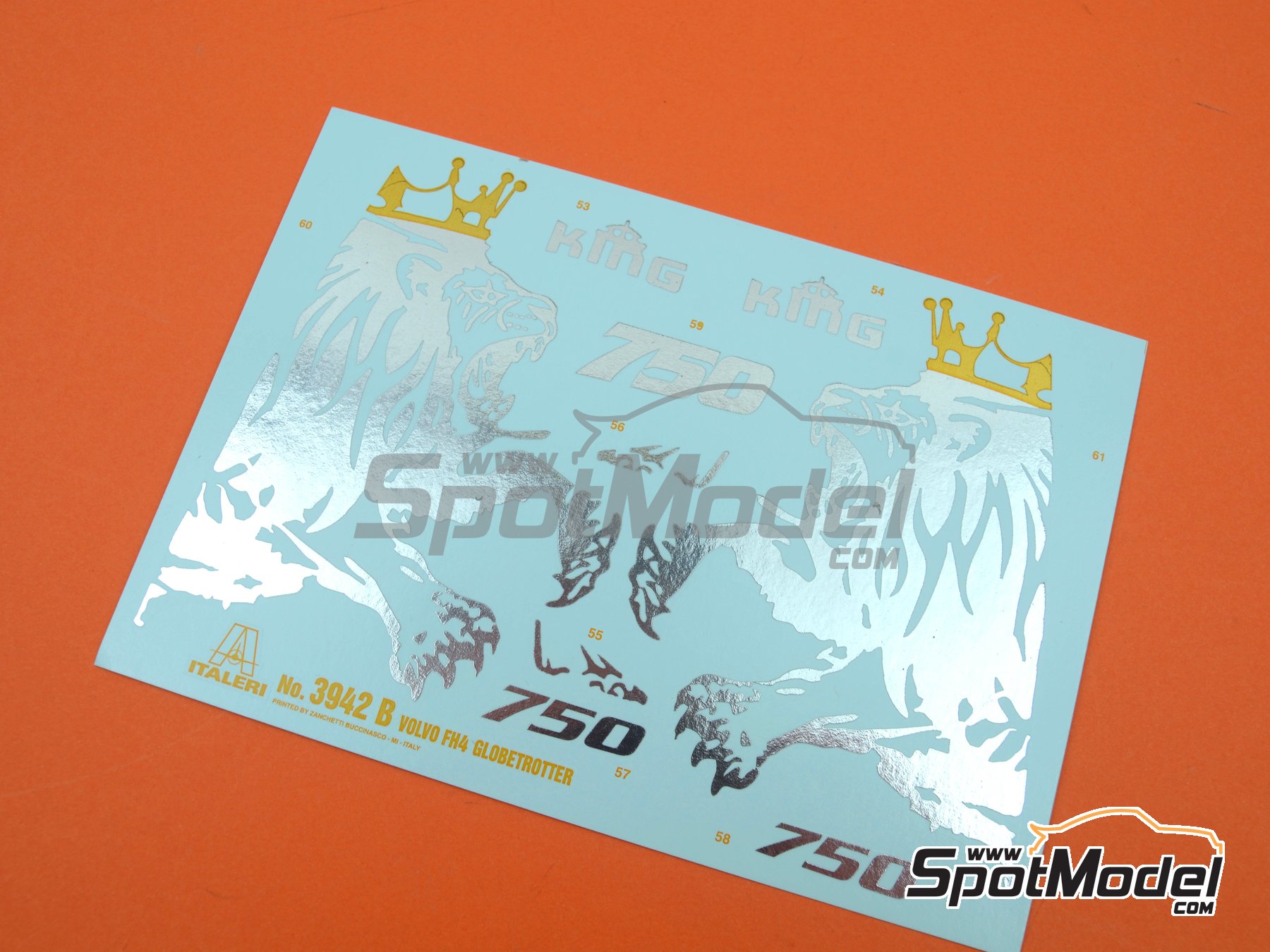 Image 3: Volvo FH4 Globetrotter | Tractor head scale model kit in 1/24 scale manufactured by Italeri (ref.&nbsp;3942, also 8001283039420)