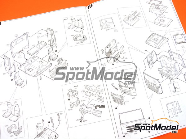 Image 7: Scania R400 Streamline flat roof | Tractor head scale model kit in 1/24 scale manufactured by Italeri (ref.&nbsp;3947, also 8001283039475)