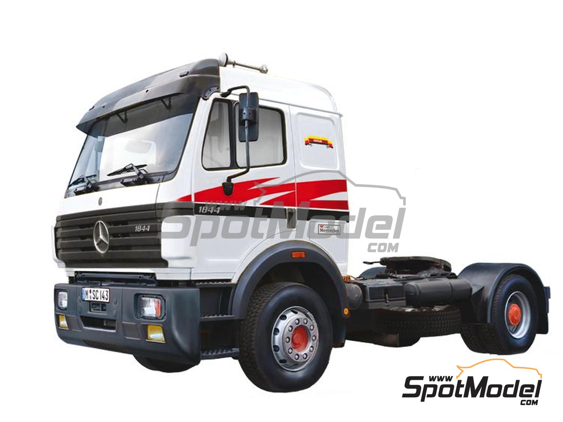 Image 2: Mercedes Benz SK 1844LS V8 | Tractor head scale model kit in 1/24 scale manufactured by Italeri (ref.&nbsp;3956, also 8001283039567)