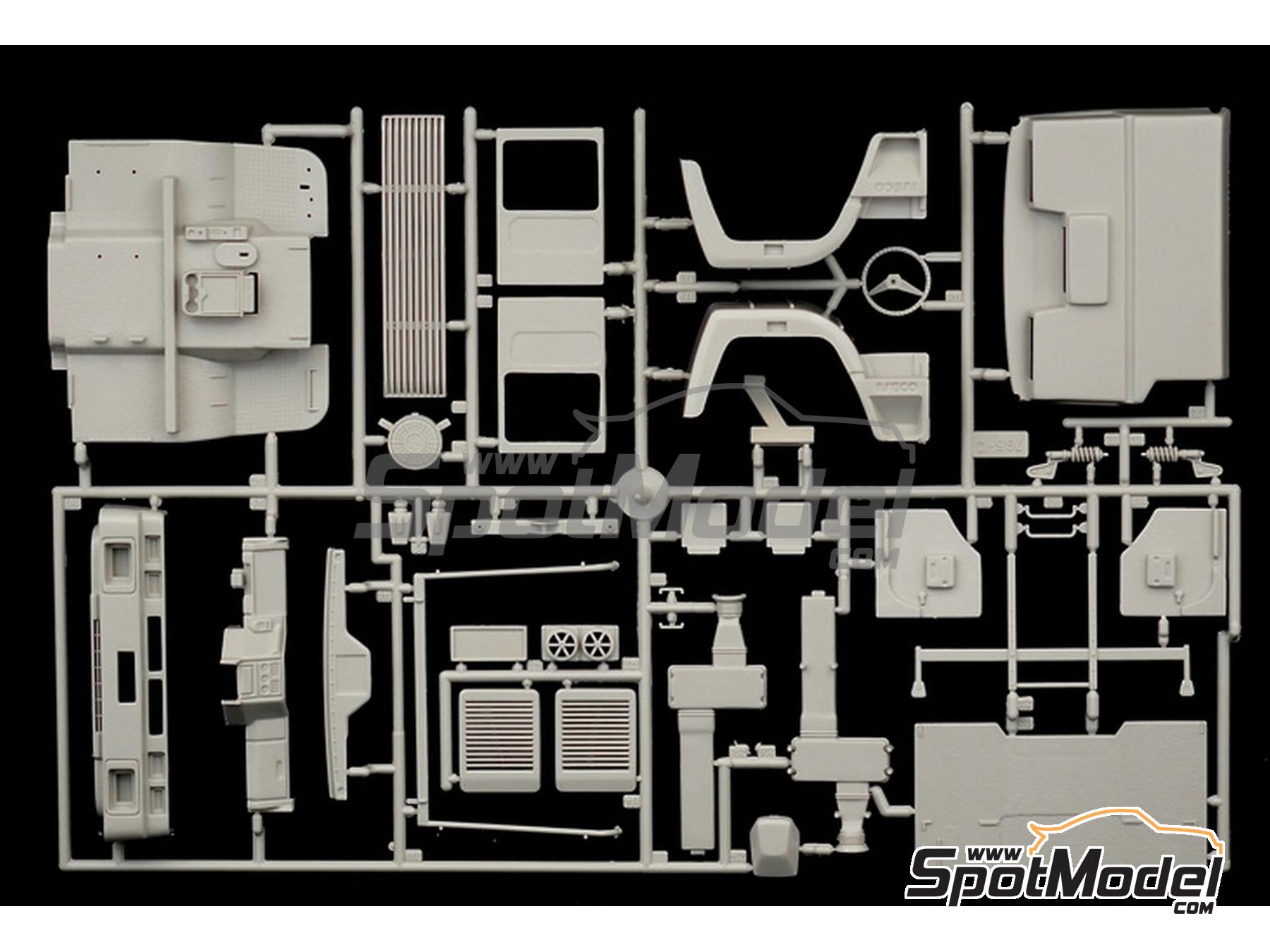 Image 6: Iveco Turbostart reefer truck | Rigid truck scale model kit in 1/24 scale manufactured by Italeri (ref.&nbsp;3964)