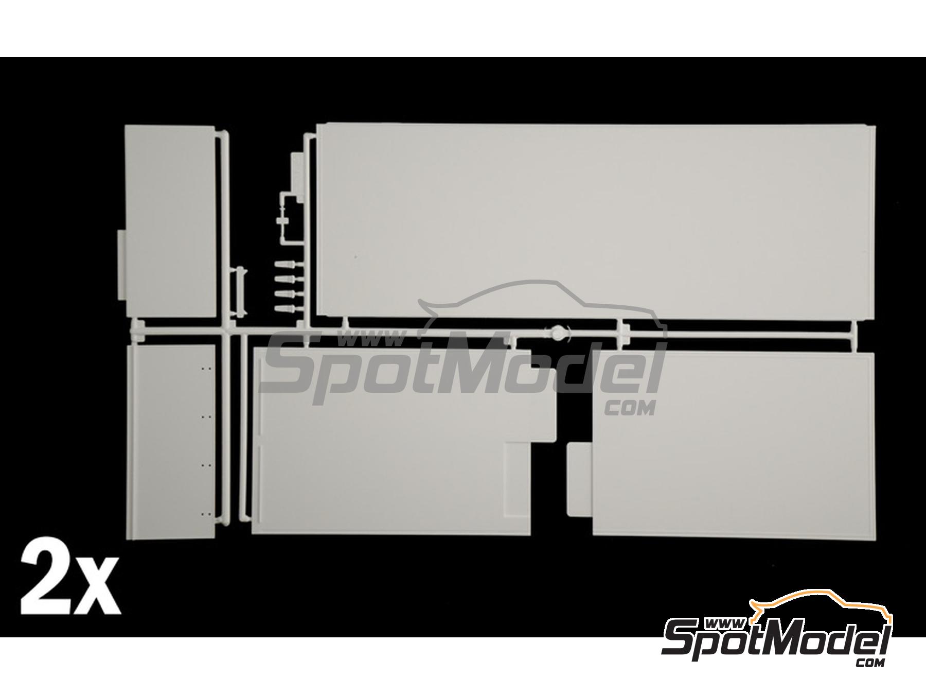 Image 12: Iveco Turbostart reefer truck | Rigid truck scale model kit in 1/24 scale manufactured by Italeri (ref.&nbsp;3964)