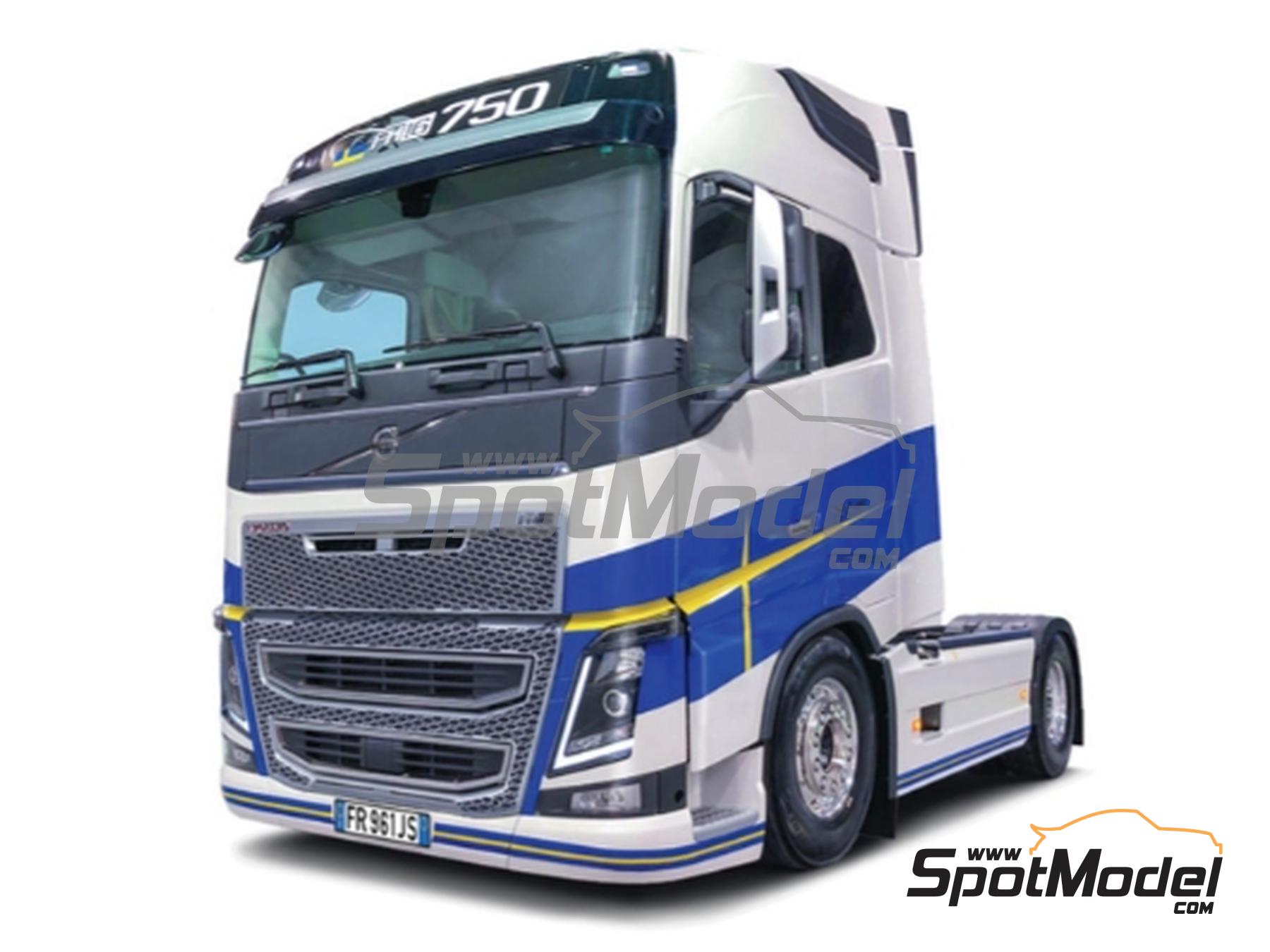 Italeri 3970: Tractor head scale model kit 1/24 scale - Volvo FH16