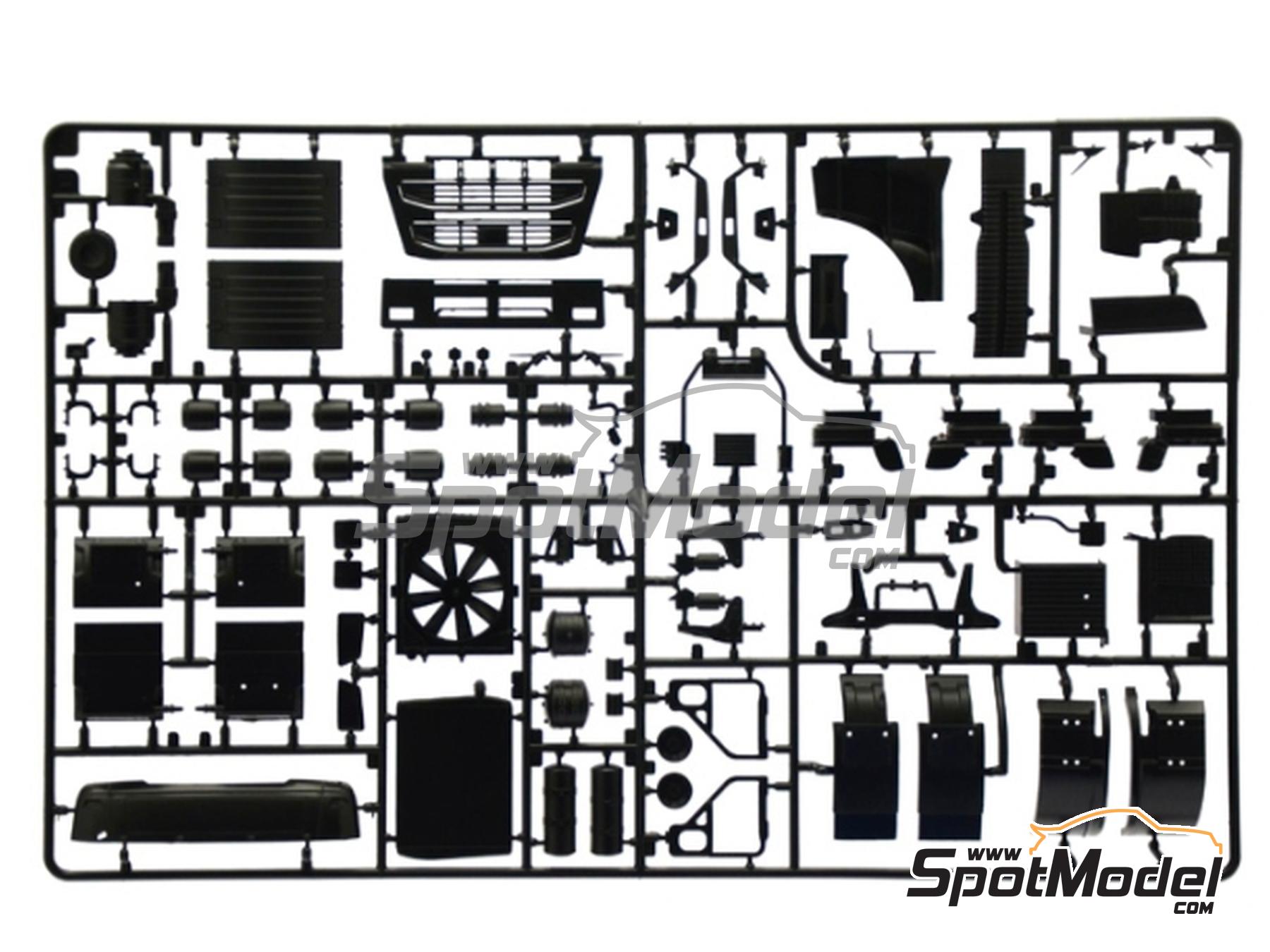 Image 11: Volvo FH16 750 Medium Roof | Tractor head scale model kit in 1/24 scale manufactured by Italeri (ref.&nbsp;3970)