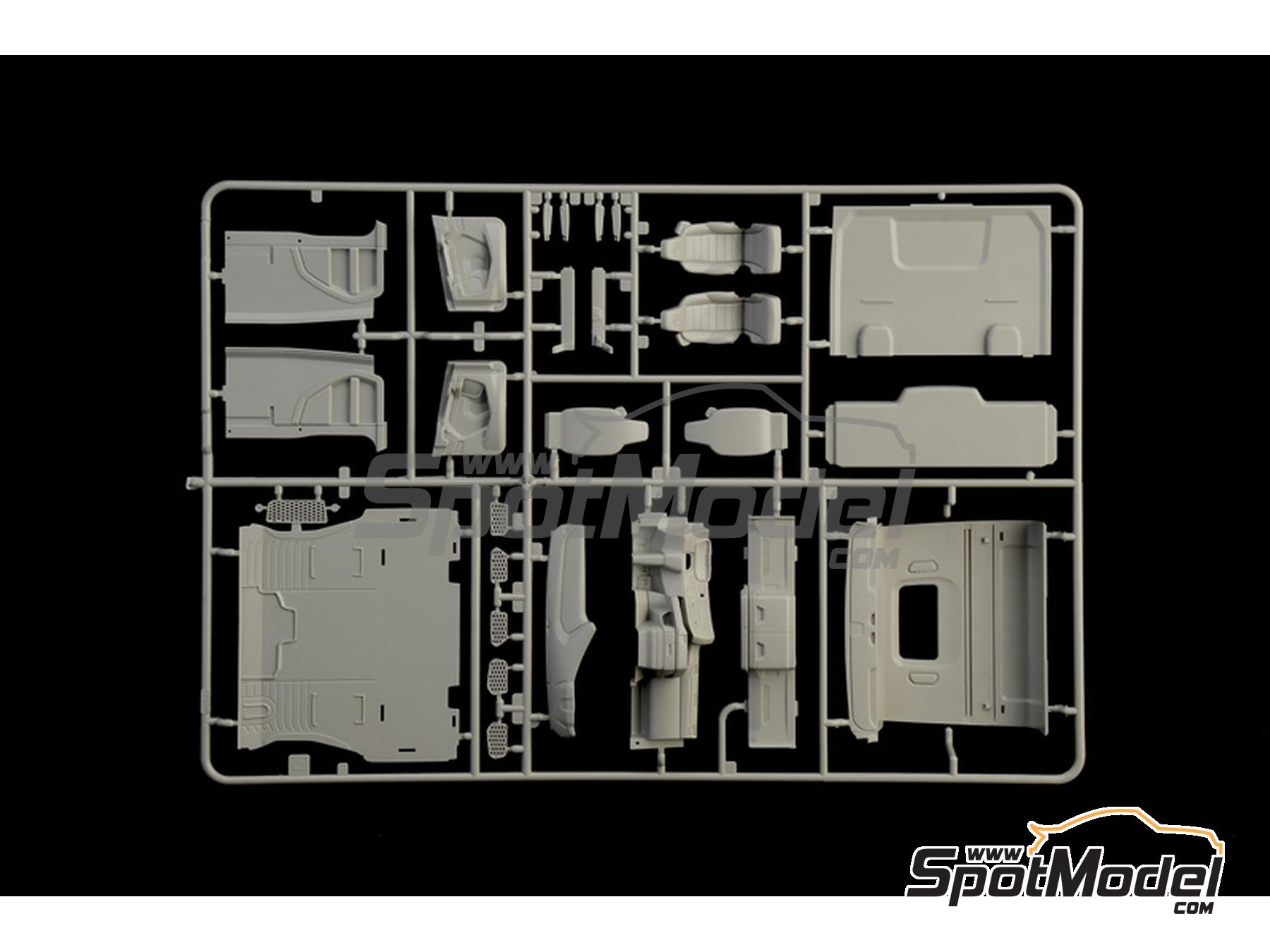 Image 14: Scania S770 Techo Normal 4x2 Cabina Gris | Maqueta de cabeza tractora en escala&nbsp;1/24 fabricado por Italeri (ref.&nbsp;3971, tambien 8001283039710)
