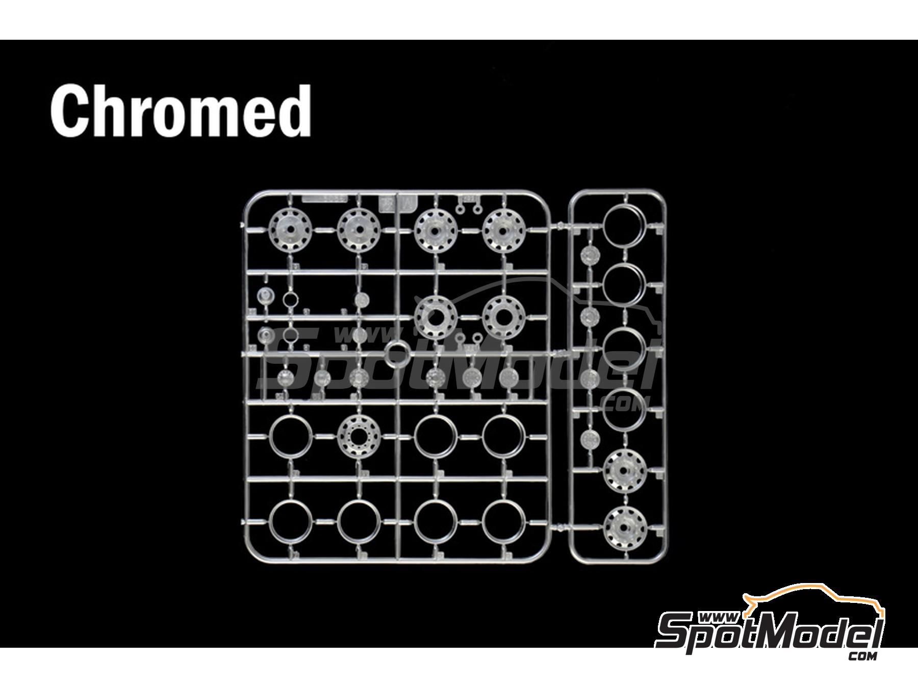 Image 18: Scania S770 Techo Normal 4x2 Cabina Gris | Maqueta de cabeza tractora en escala&nbsp;1/24 fabricado por Italeri (ref.&nbsp;3971, tambien 8001283039710)