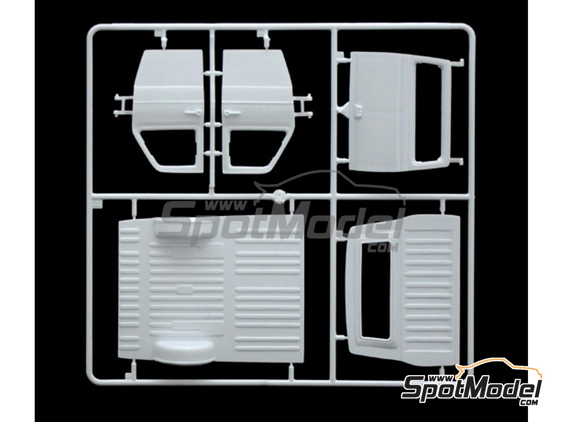 Image 7: Ford Transit Mk.2 patrocinado por Italeri | Maqueta de furgoneta en escala&nbsp;1/24 fabricado por Italeri (ref.&nbsp;3975, tambien 8001283039758)