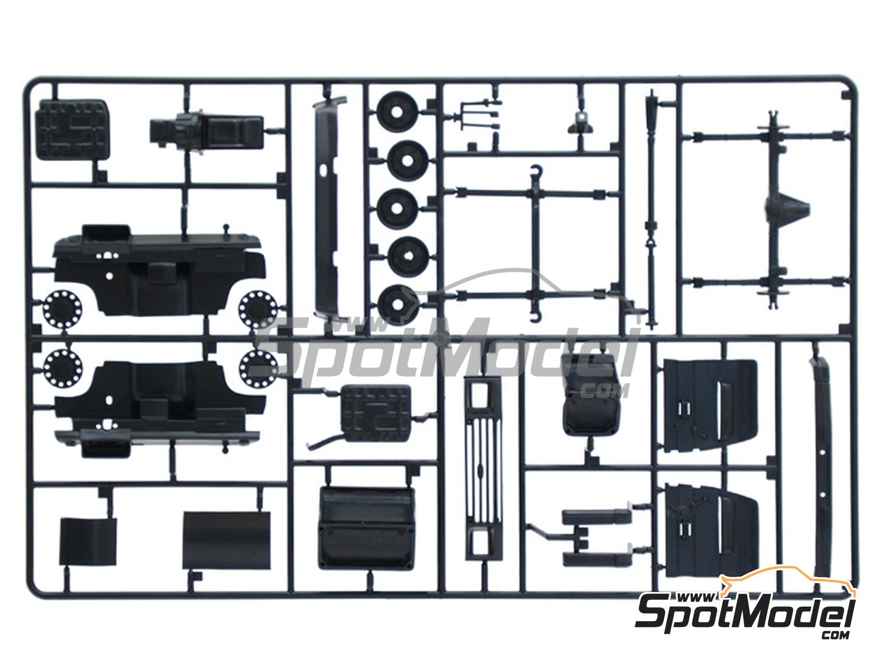 Image 8: Ford Transit Mk.2 patrocinado por Italeri | Maqueta de furgoneta en escala&nbsp;1/24 fabricado por Italeri (ref.&nbsp;3975, tambien 8001283039758)