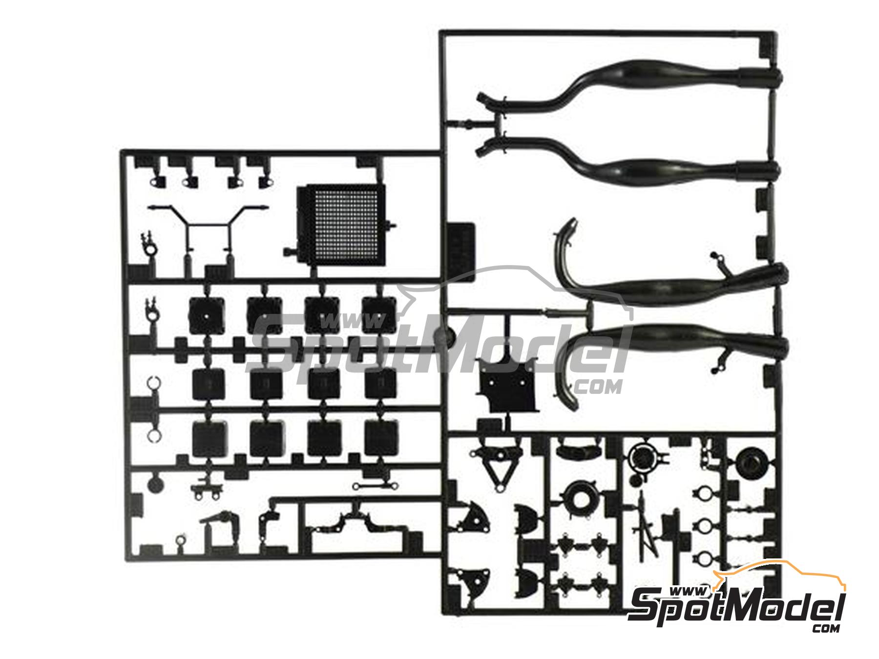 Image 9: Suzuki RG500 XR27 Equipo Heron patrocinado por Forward Trust - Campeonato del Mundo de Motociclismo 1978 | Maqueta de moto en escala&nbsp;1/9 fabricado por Italeri (ref.&nbsp;4644, tambien 8001283046442 y 4644S)